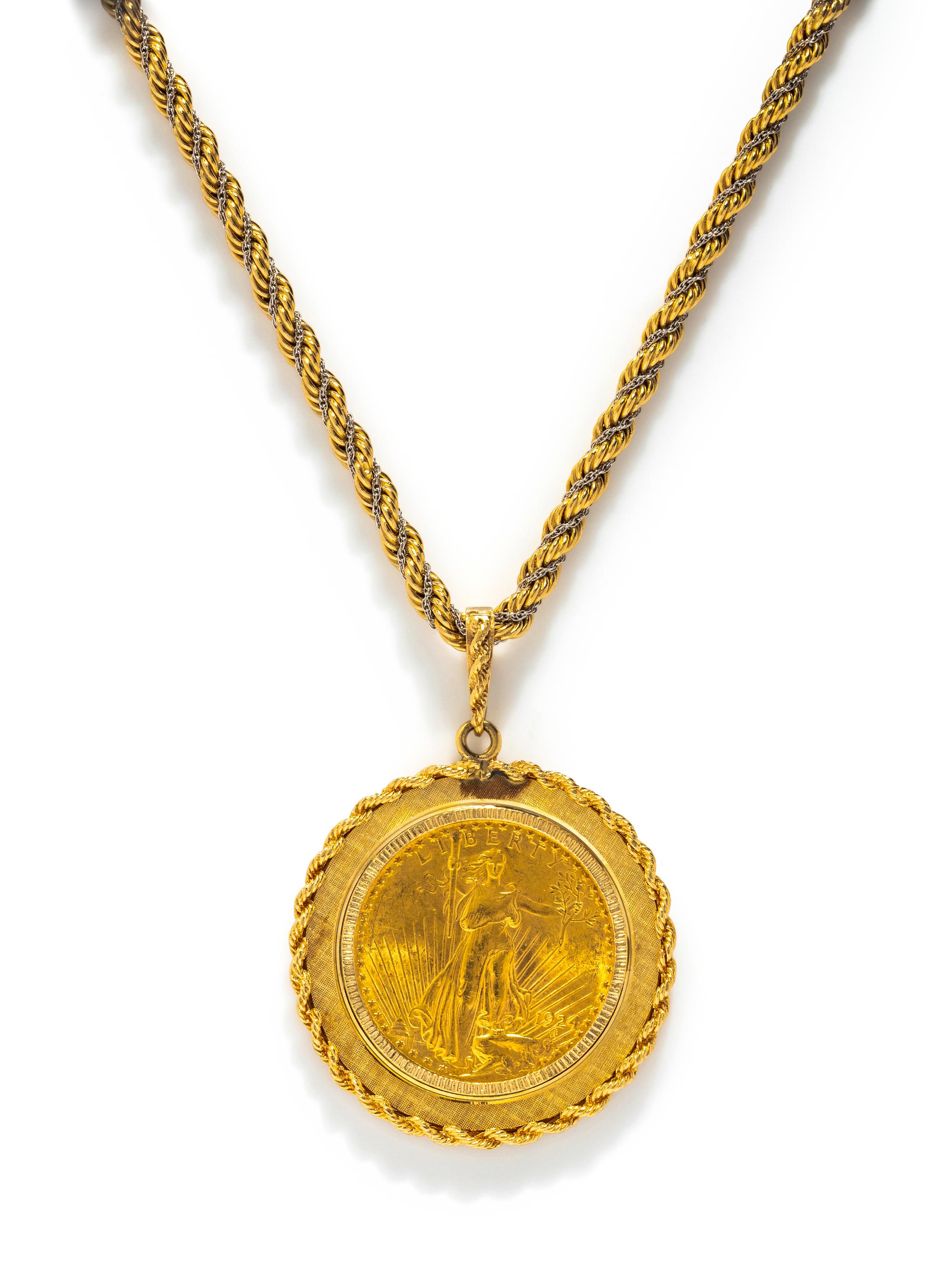 YELLOW GOLD NECKLACE WITH COIN PENDANT