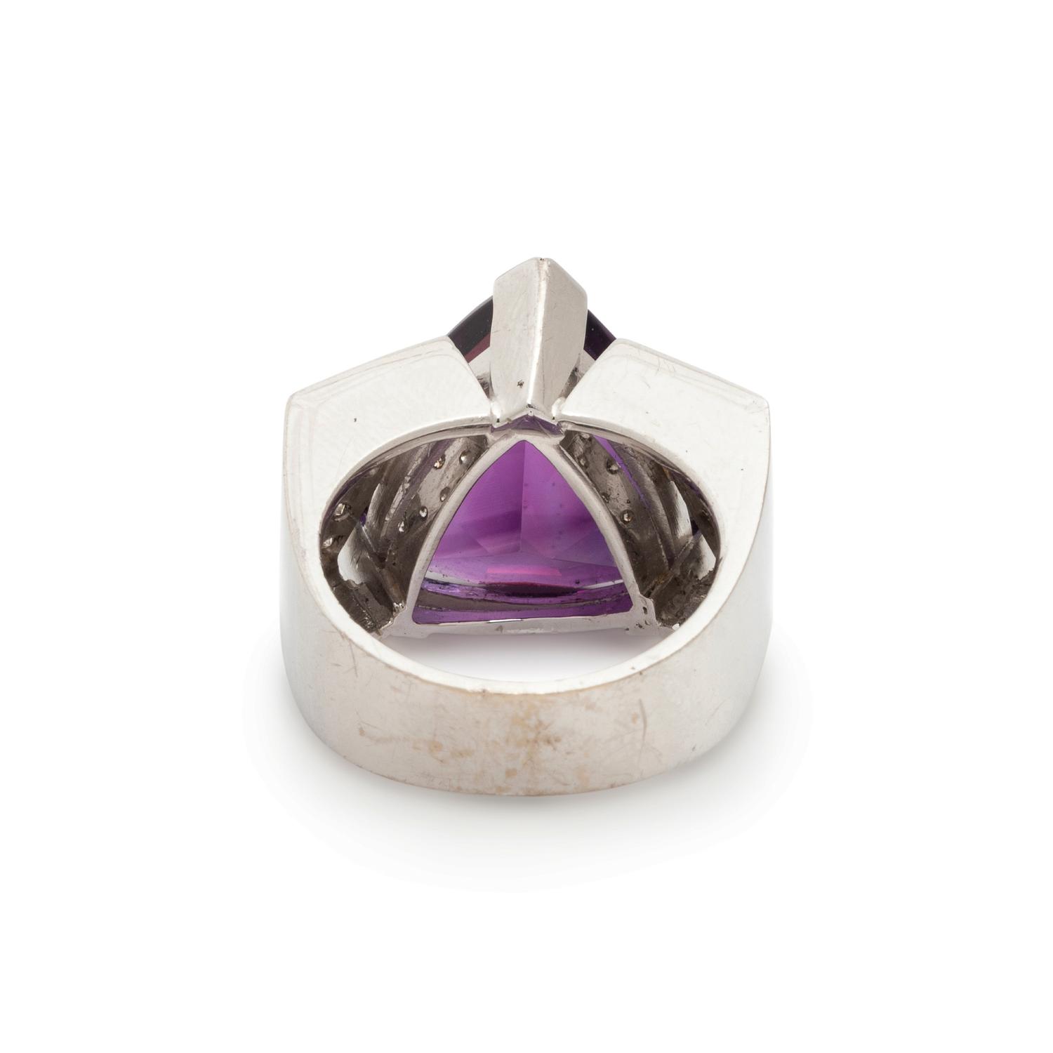 AMETHYST AND DIAMOND RING