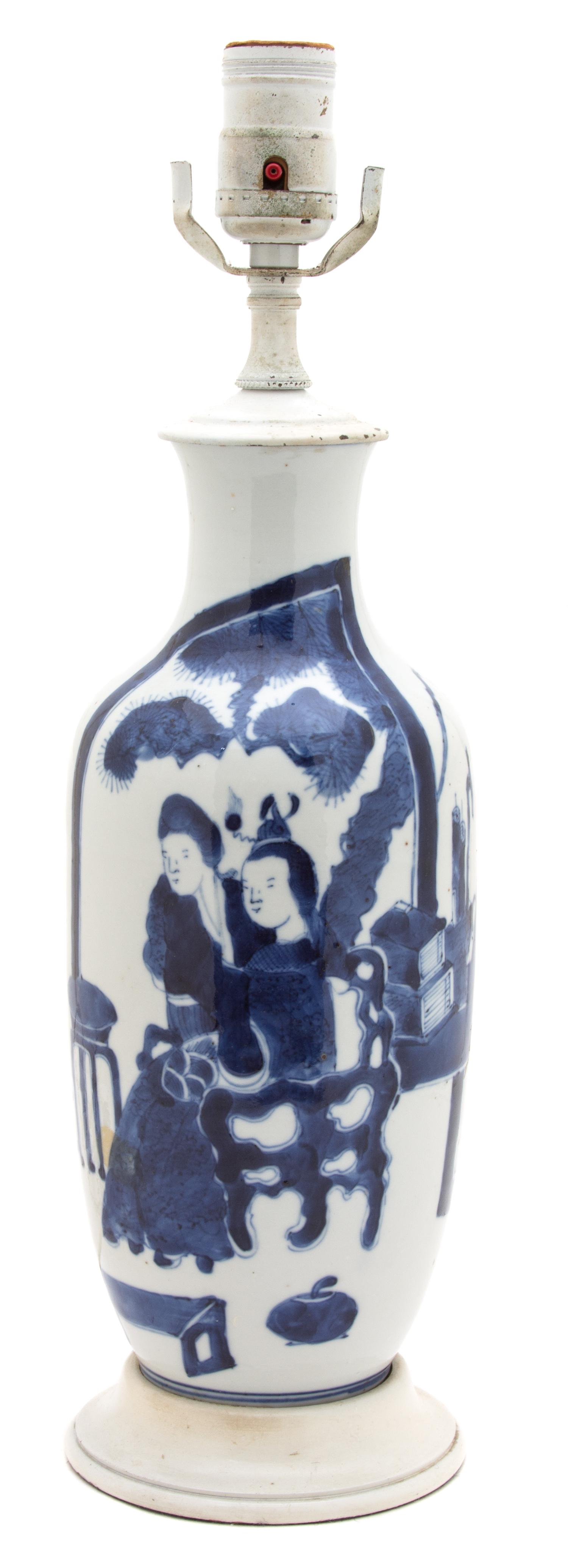 A Chinese Export Blue and White Porcelain Vase Height 11 1/2 inches. — LATE 19TH CENTURY