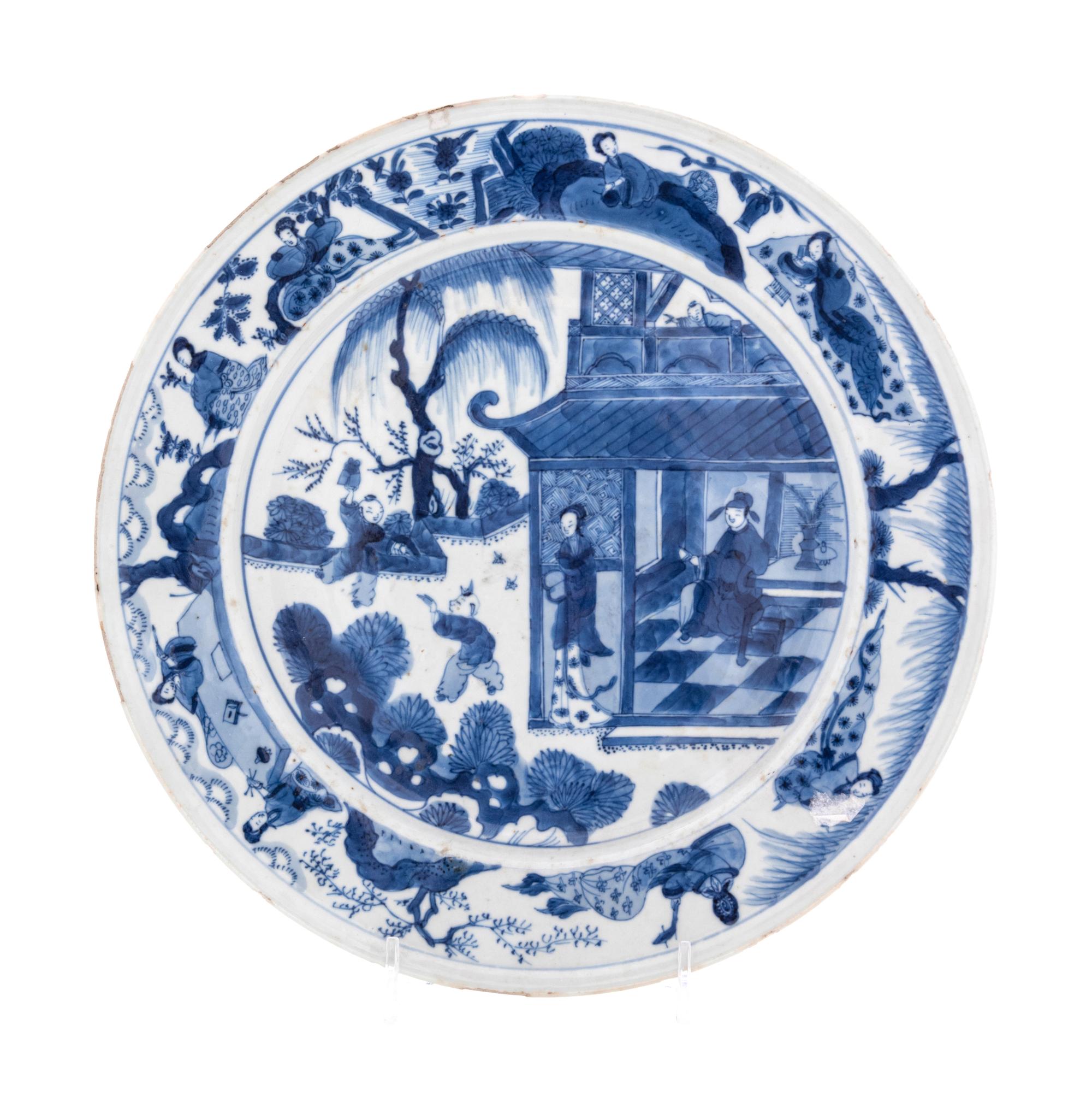 A Chinese Export Blue and White Porcelain Plate
