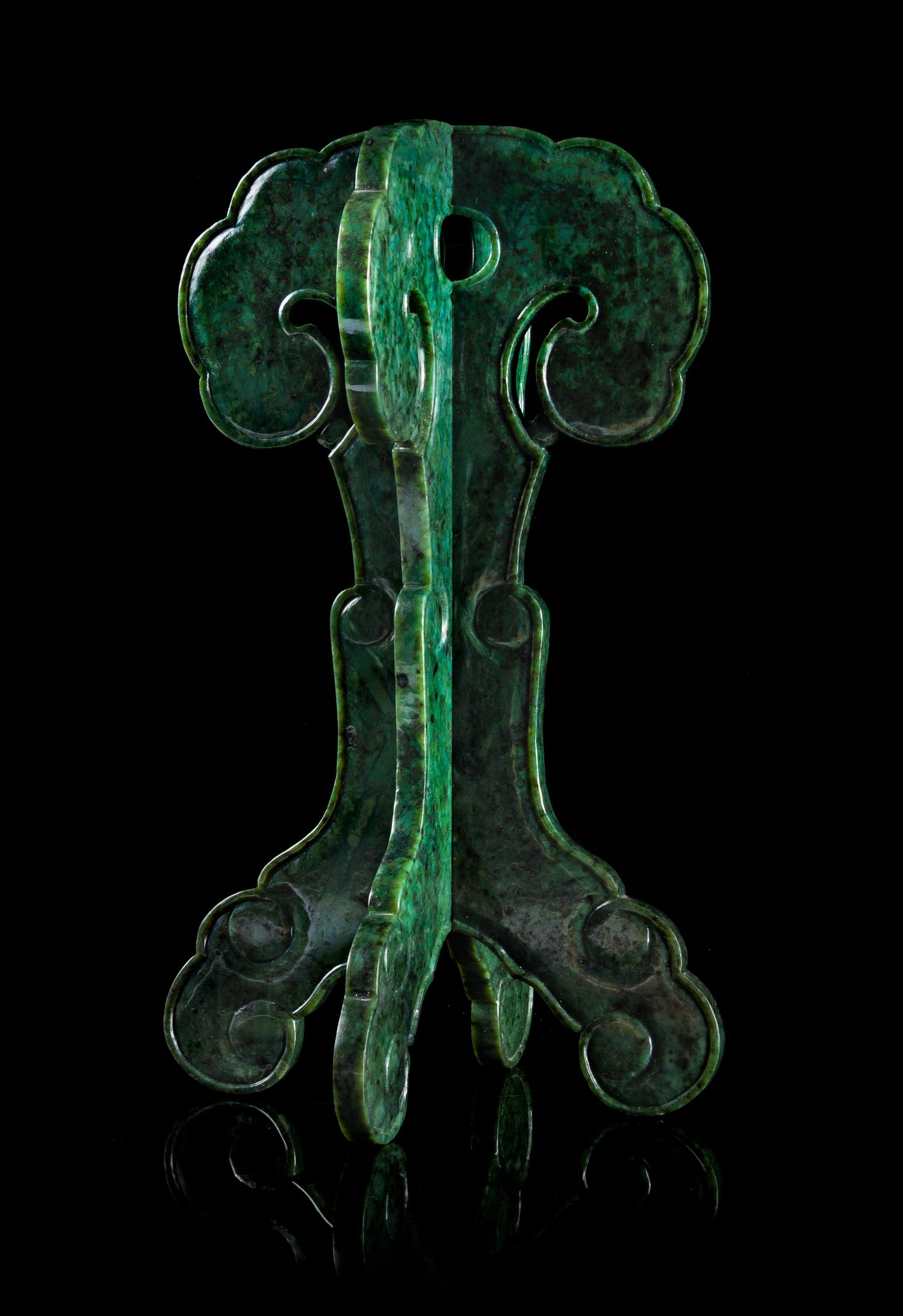 A Spinach Jade Hat Stand — LATE QING DYNASTY