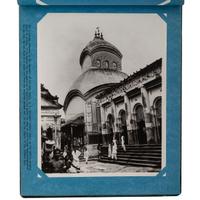 [PHOTOGRAPHY]. WADDELL, Clyde. A Yank's Memories of Calcutta . N.p.: privately published, 1946.