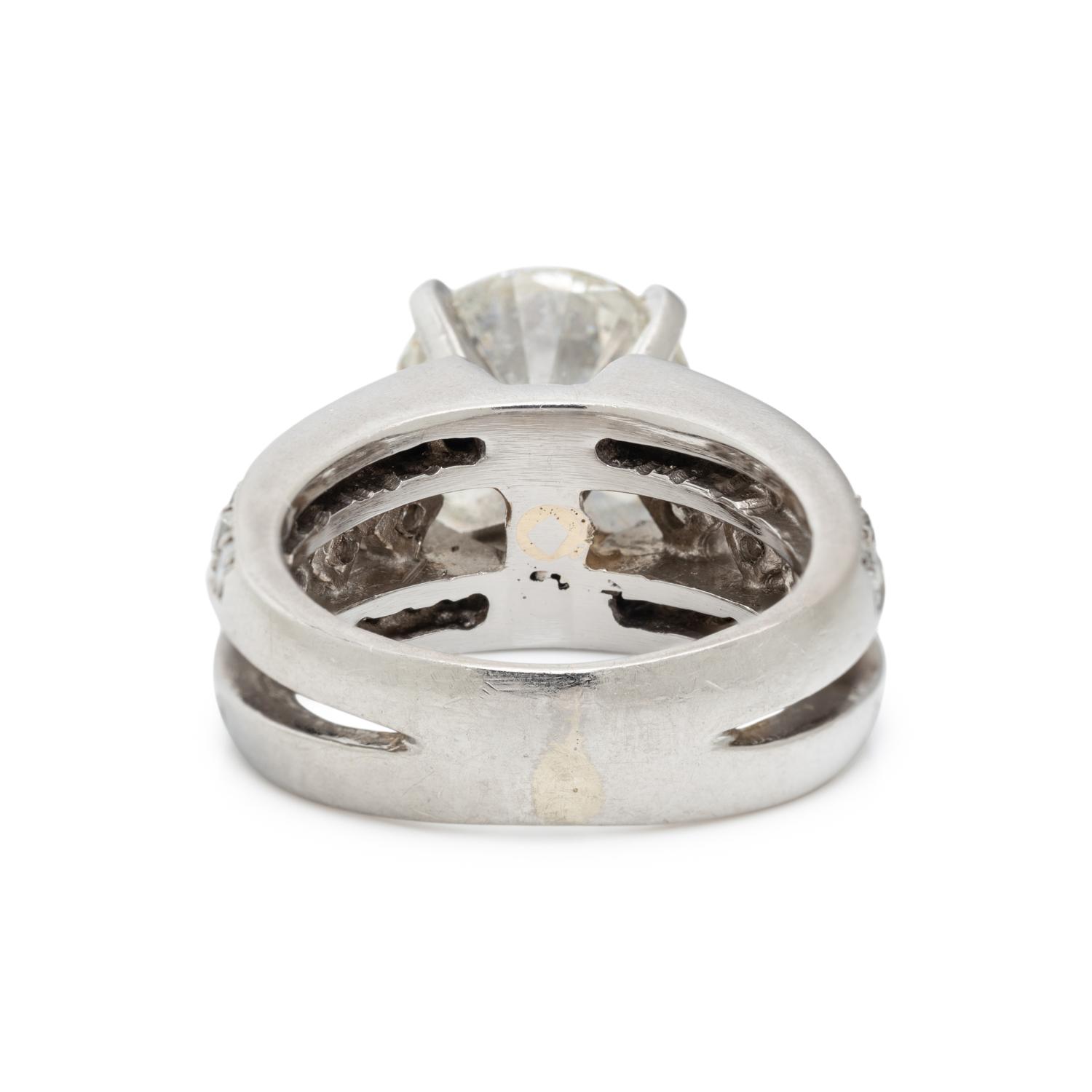 DIAMOND RING