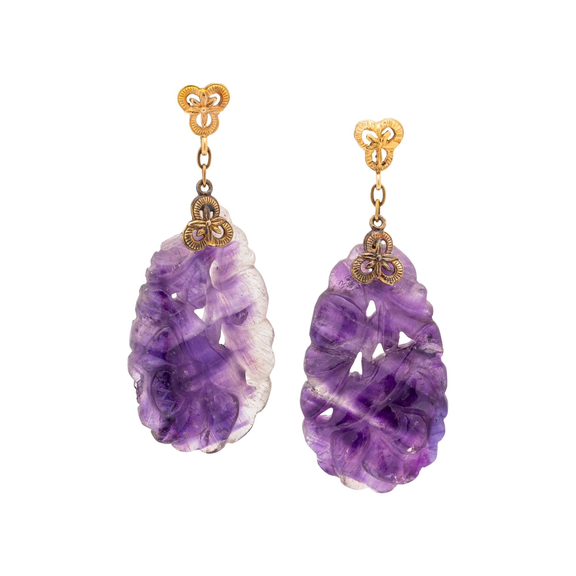 COLLECTION OF YELLOW GOLD AND CARVED AMETHYST JEWELRY