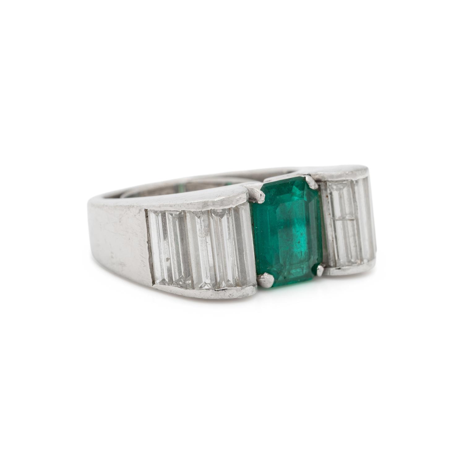 EMERALD AND DIAMOND RING