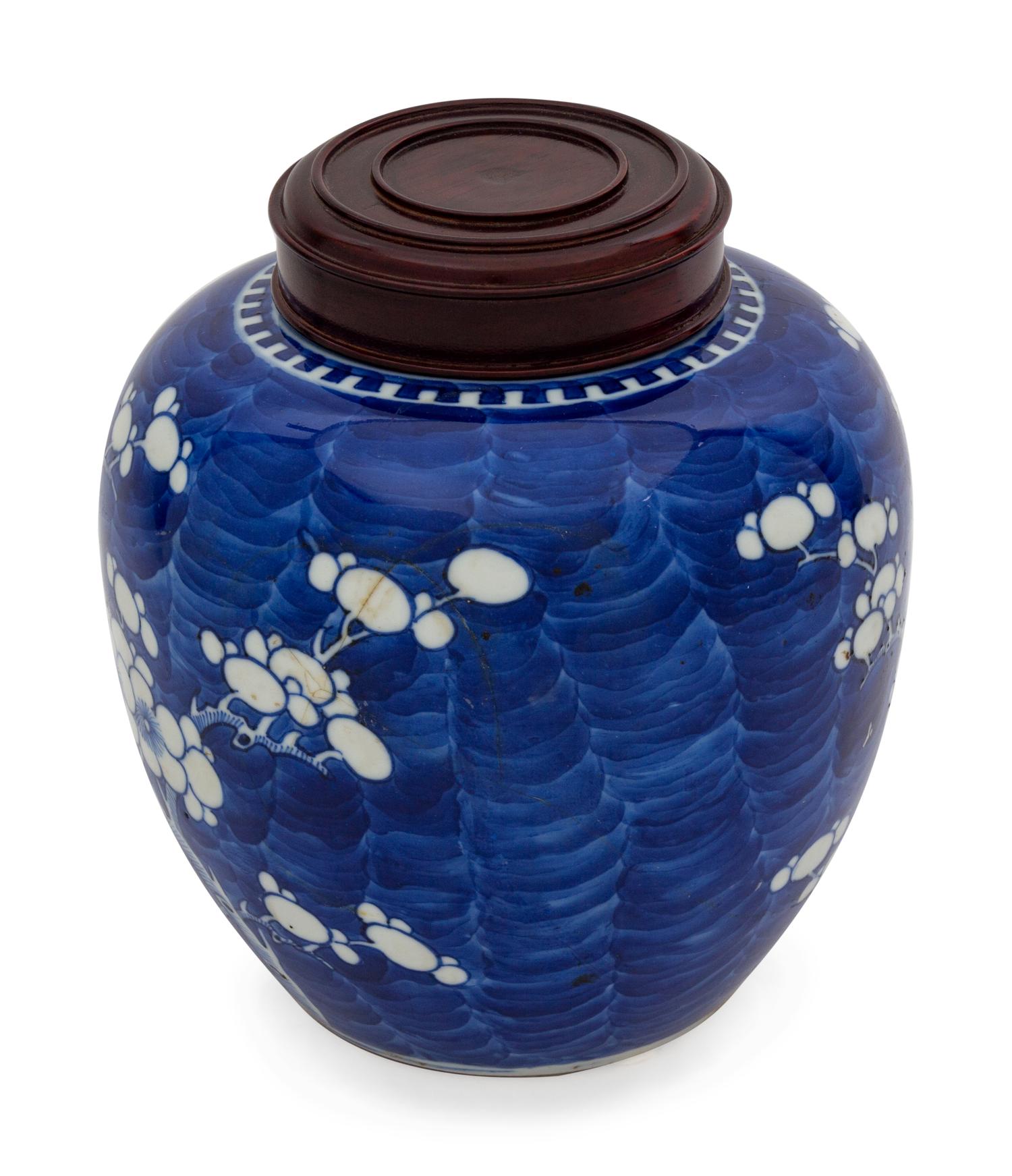 A Chinese Blue and White Porcelain 'Crackle-Ice and Prunus' Ginger Jar