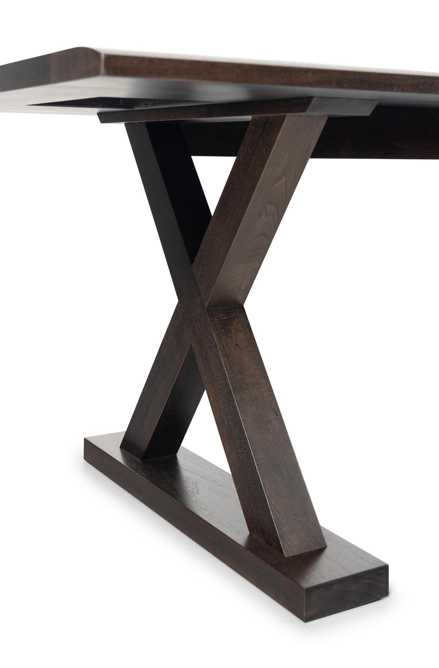 Standard Courrier Table