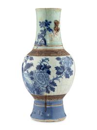 A Chinese Export Blue and White Porcelain Vase