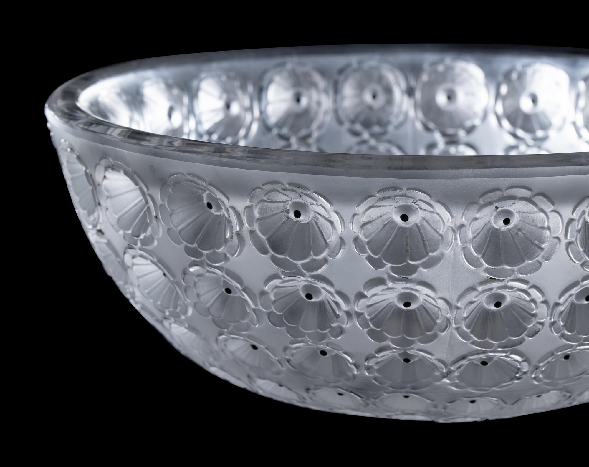 A Lalique Nemours Bowl