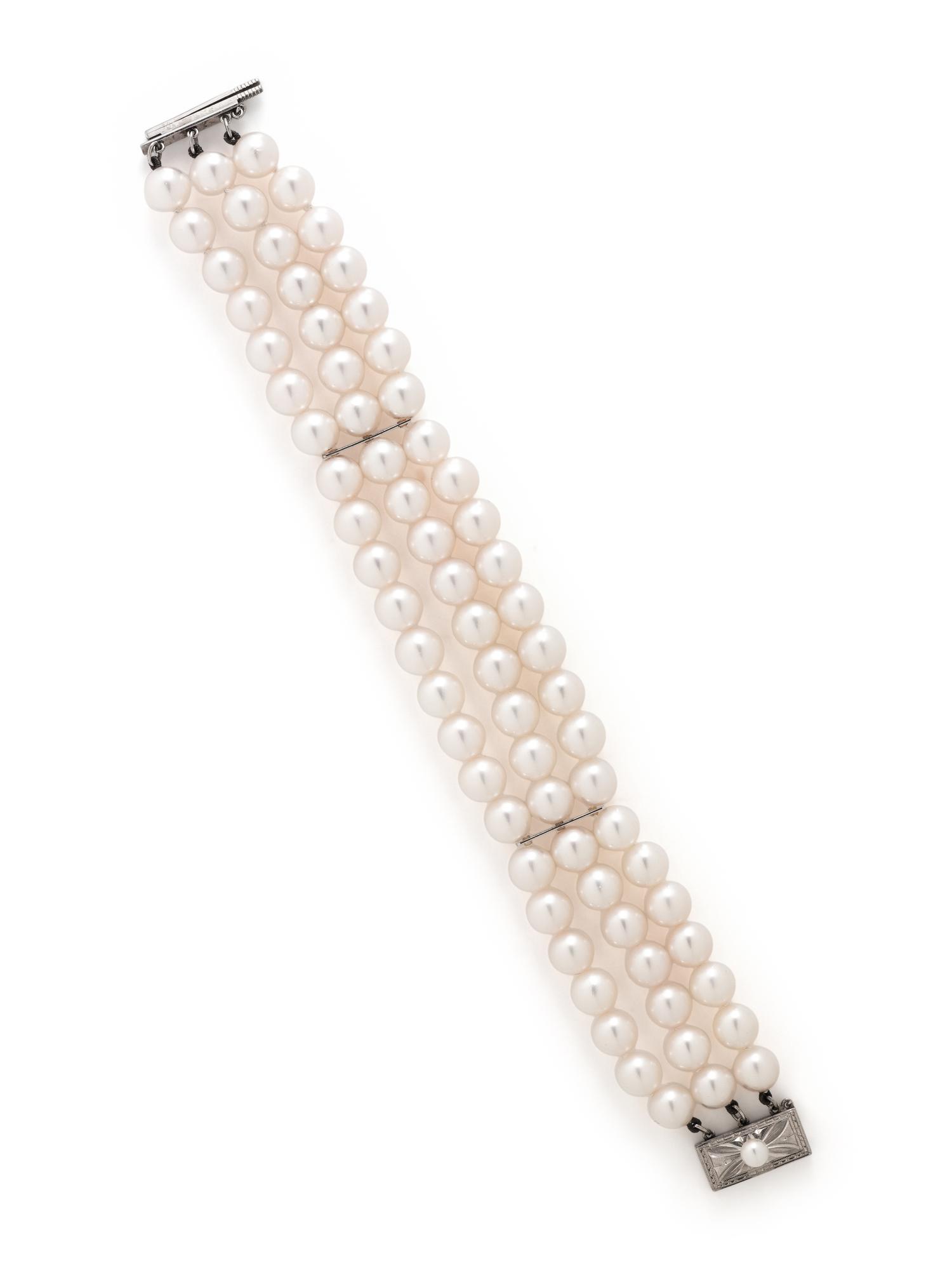 TRIPLE STRAND CULTURED PEARL BRACELET