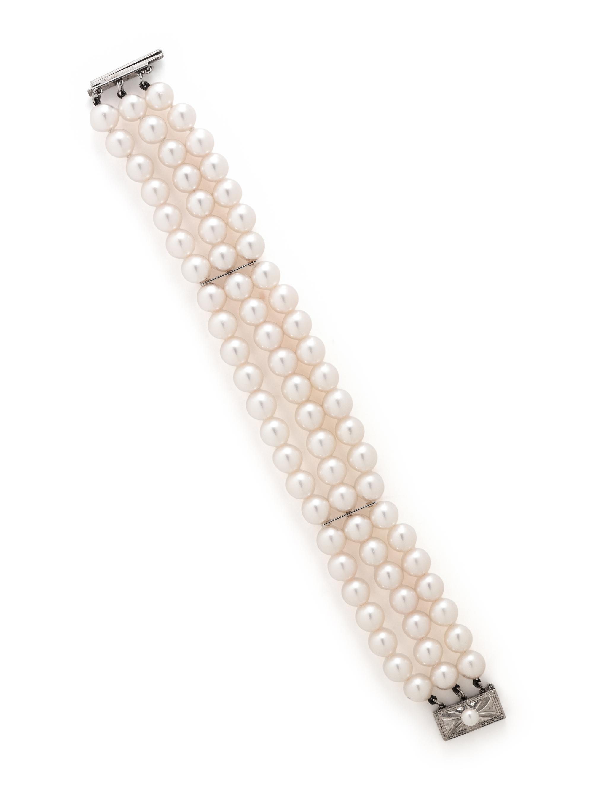 TRIPLE STRAND CULTURED PEARL BRACELET
