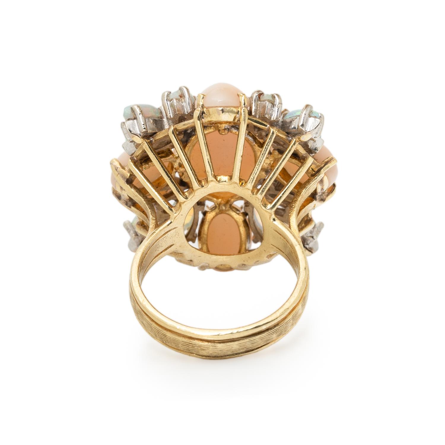 CORAL AND YELLOW GOLD RING AND EARRINGS