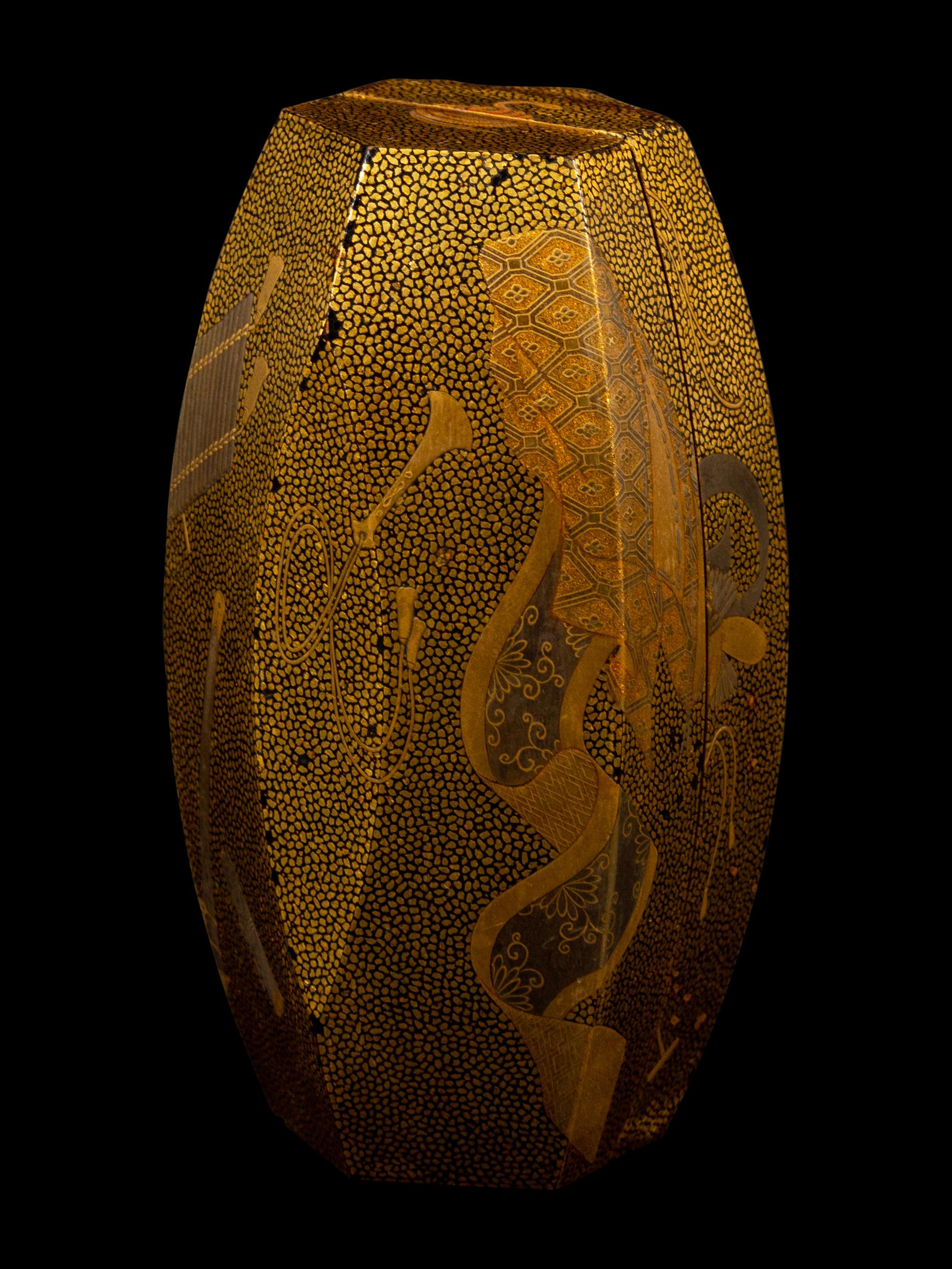 A Japanese Gold Lacquer Drum-Form Covered Box, Kobako
