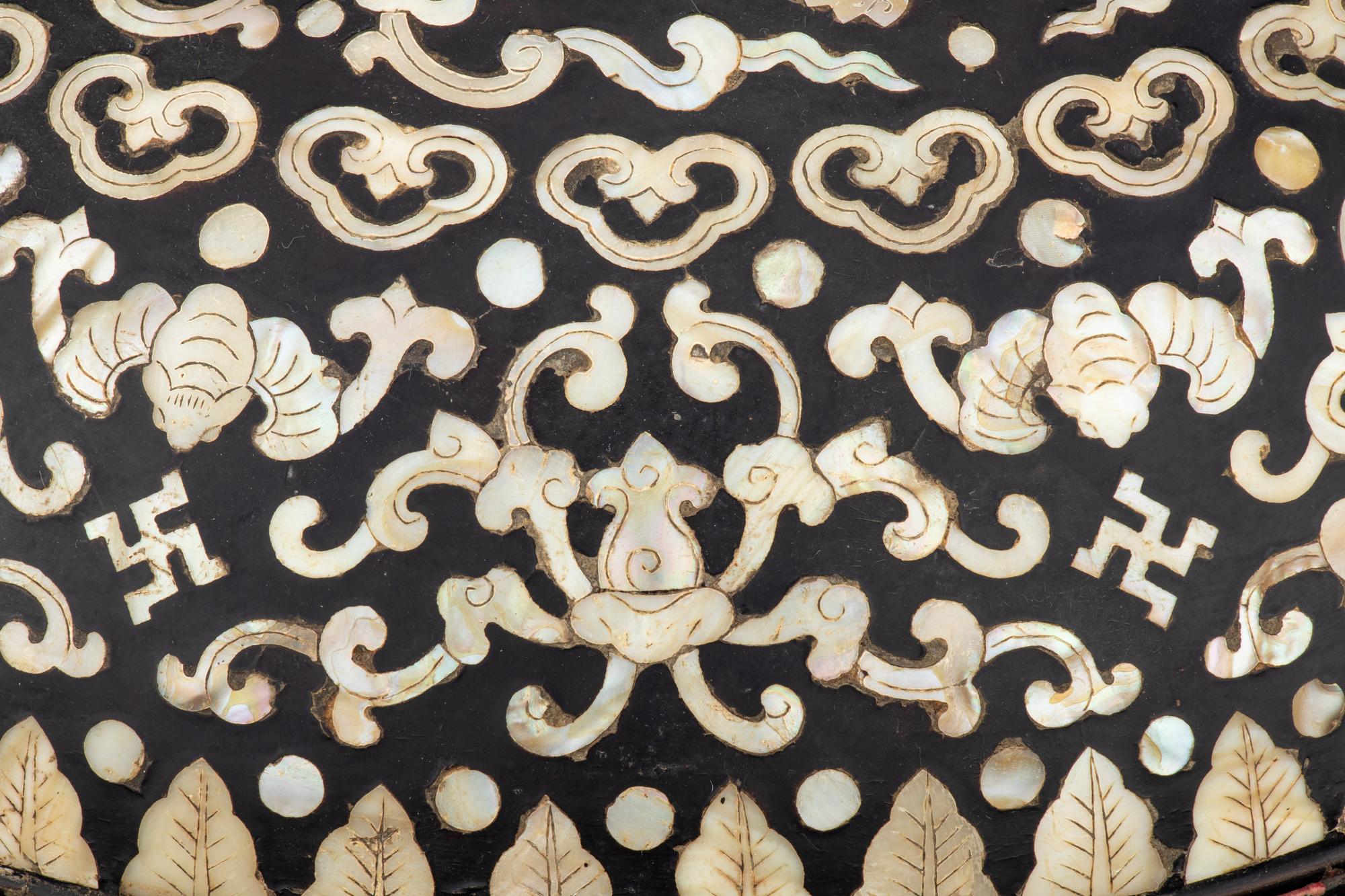 A Mother-of-Pearl Inlaid Black Lacquered Covered Box