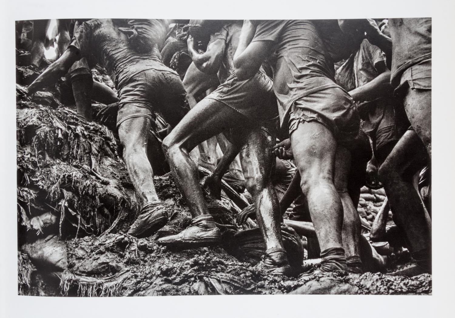 (PHOTOGRAPHY) 3 works by Eve Arnold, Annie Liebovitz and Sebastaio Salgado.