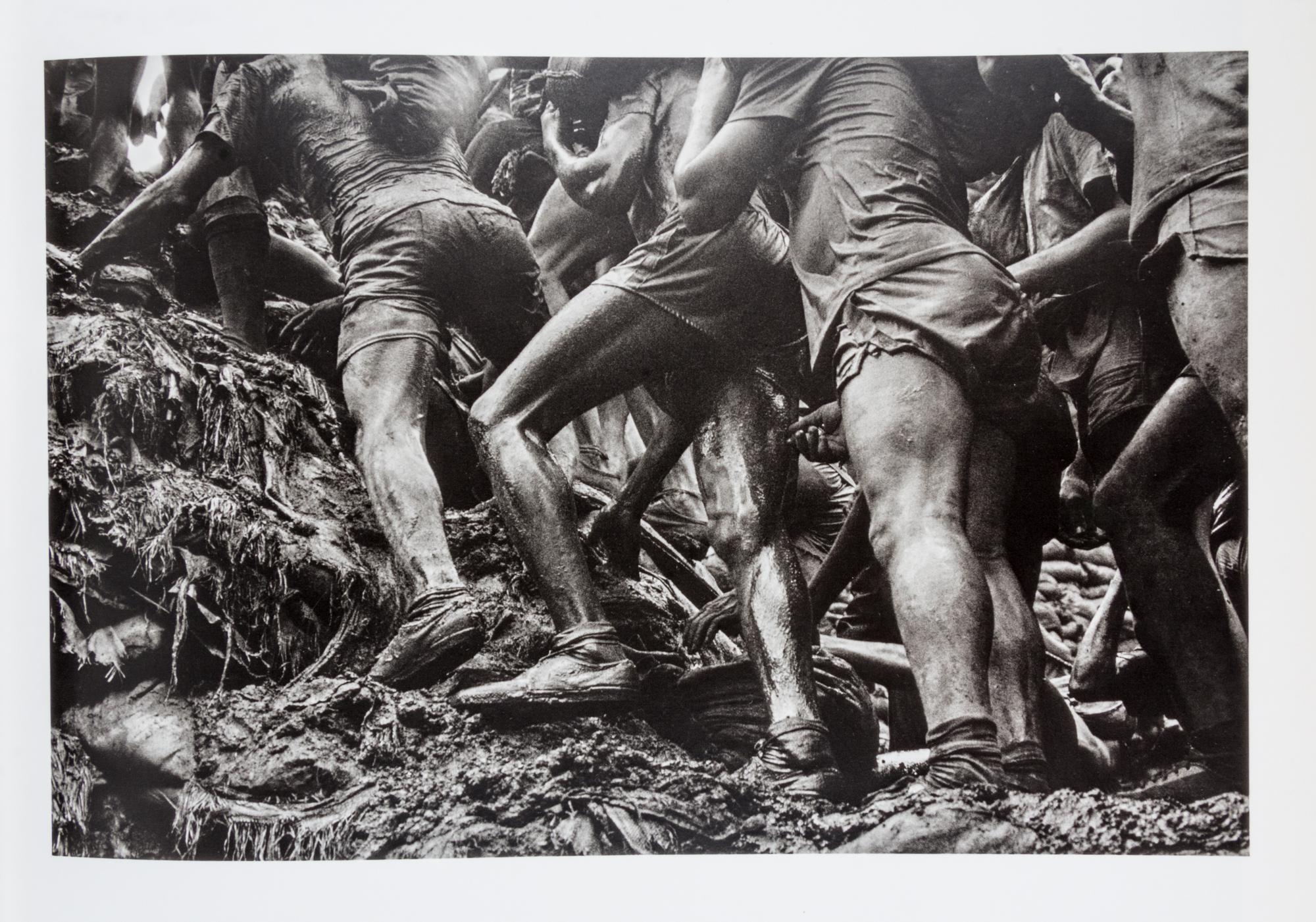 (PHOTOGRAPHY) 3 works by Eve Arnold, Annie Liebovitz and Sebastaio Salgado.