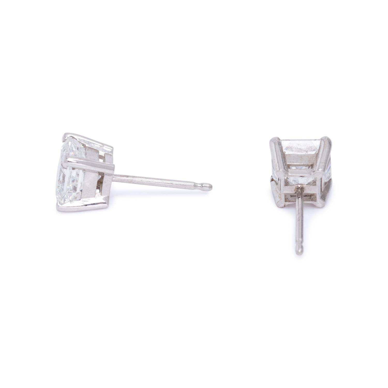 DIAMOND STUD EARRINGS