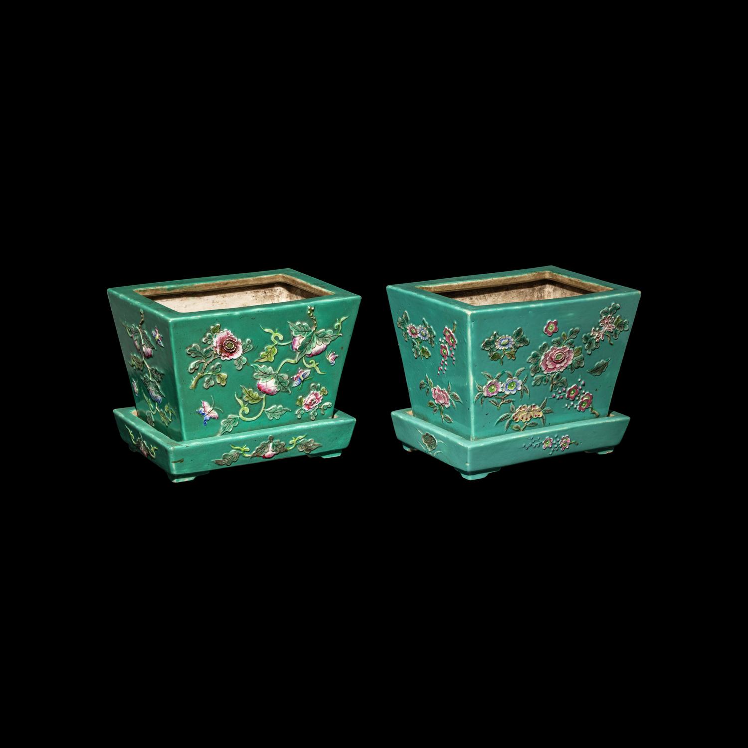 A Pair of Chinese Green Glazed and Famille Rose Porcelain Rectangular Planters, Late Qing/Republic Period 晚清/民國 綠地貼塑粉彩花卉四方花盆一對