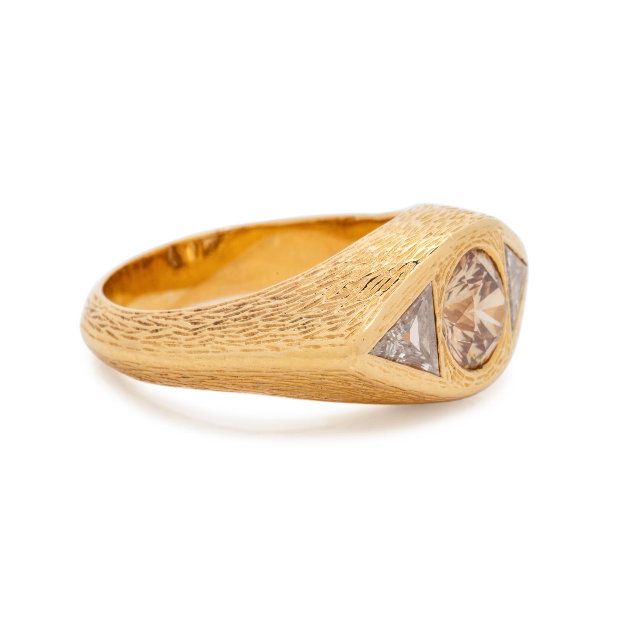 COLORED DIAMOND AND DIAMOND RING