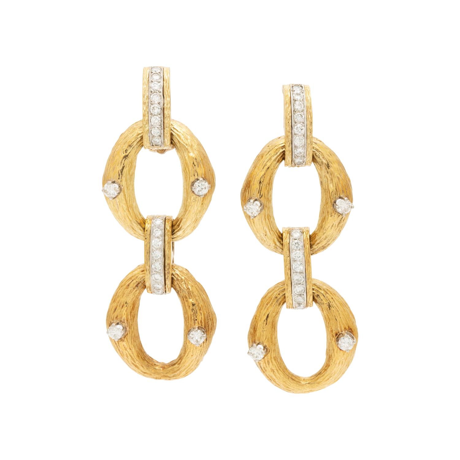 YELLOW GOLD AND DIAMOND CONVERTIBLE NECKLACE AND CLIP EARRINGS SET