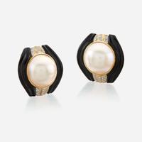 A mabe pearl, diamond, onyx, and gold pendant with matching earrings