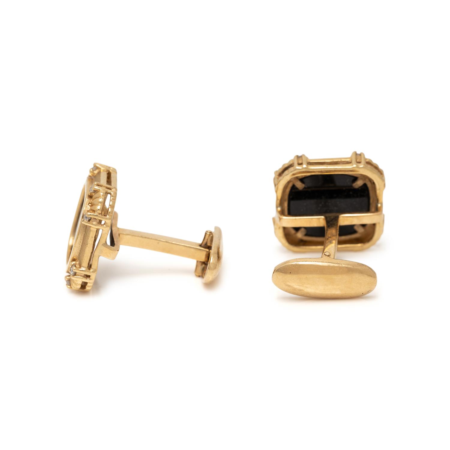 ONYX, DIAMOND AND YELLOW GOLD CUFFLINKS