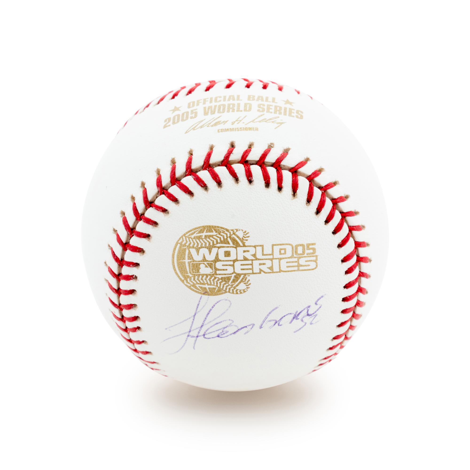 A Group of 13 2005 Chicago White Sox World Series Champion Signed Autograph Items (Steiner)