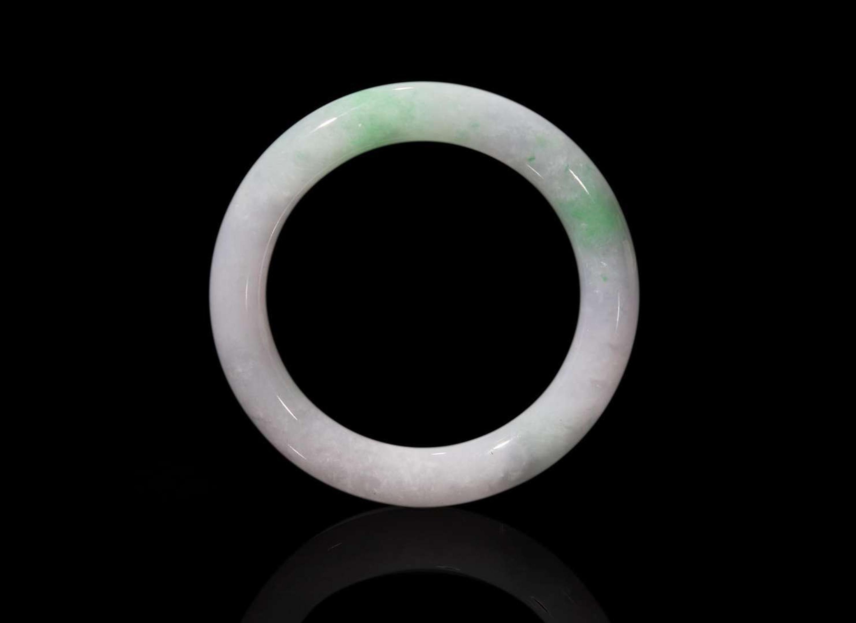 RTO A jadeite circular bangle 翡翠手鐲一件