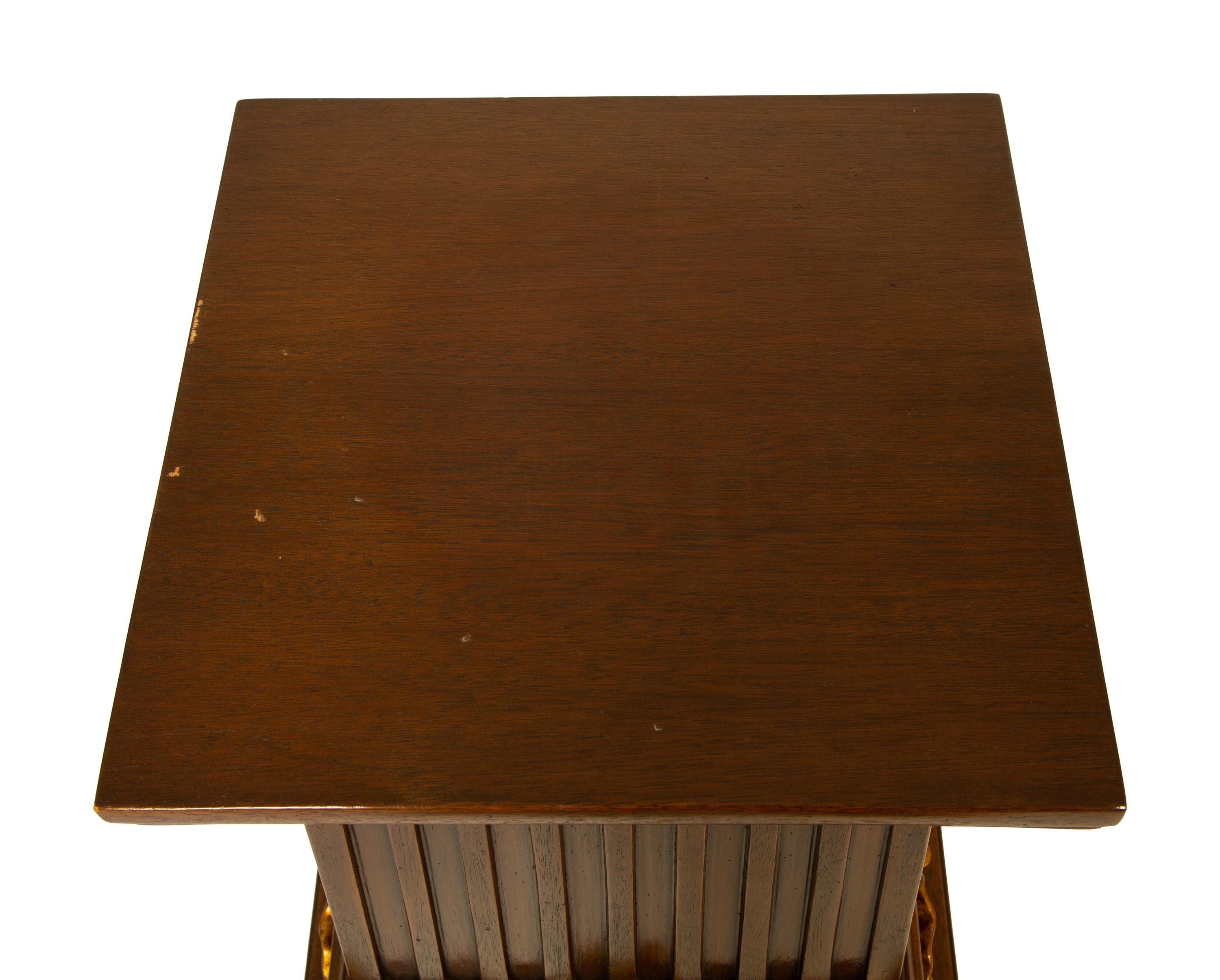 A Neoclassical Style Carved and Parcel Gilt Mahogany Pedestal — 20TH CENTURY