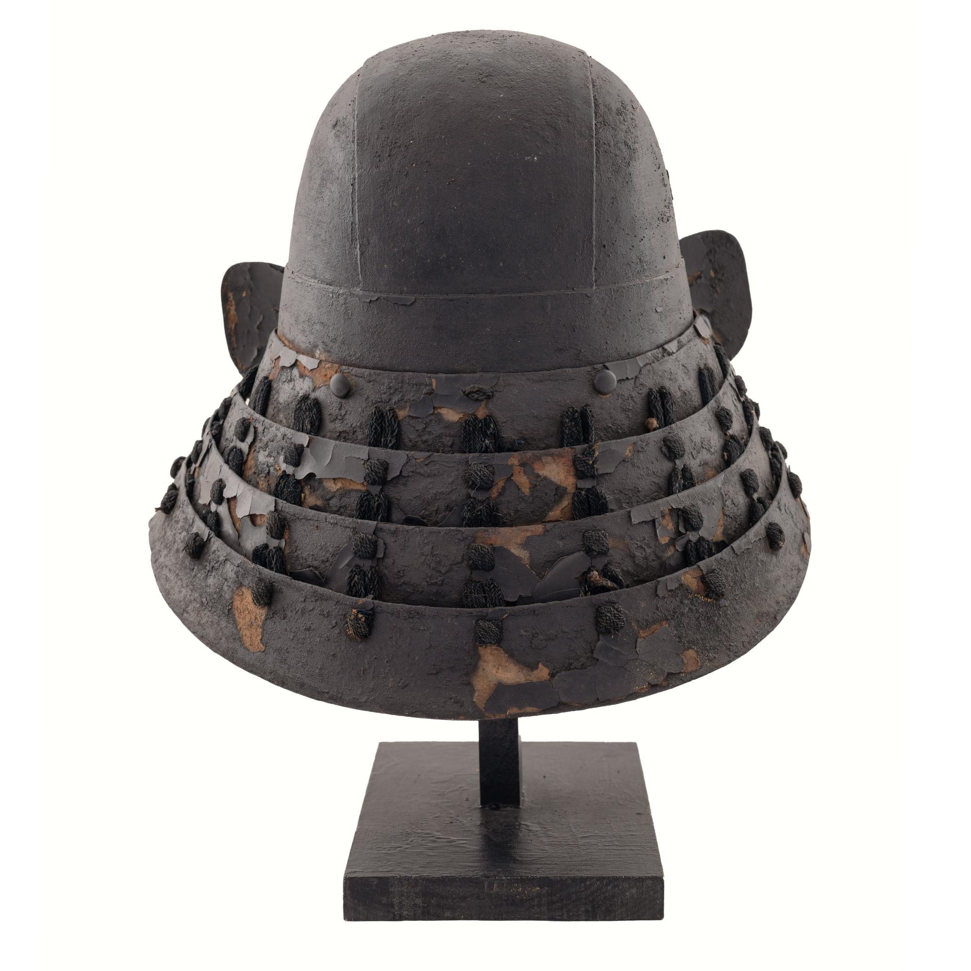 Edo-Period Japanese Hineno Kabuto with Contemporary Hanbo