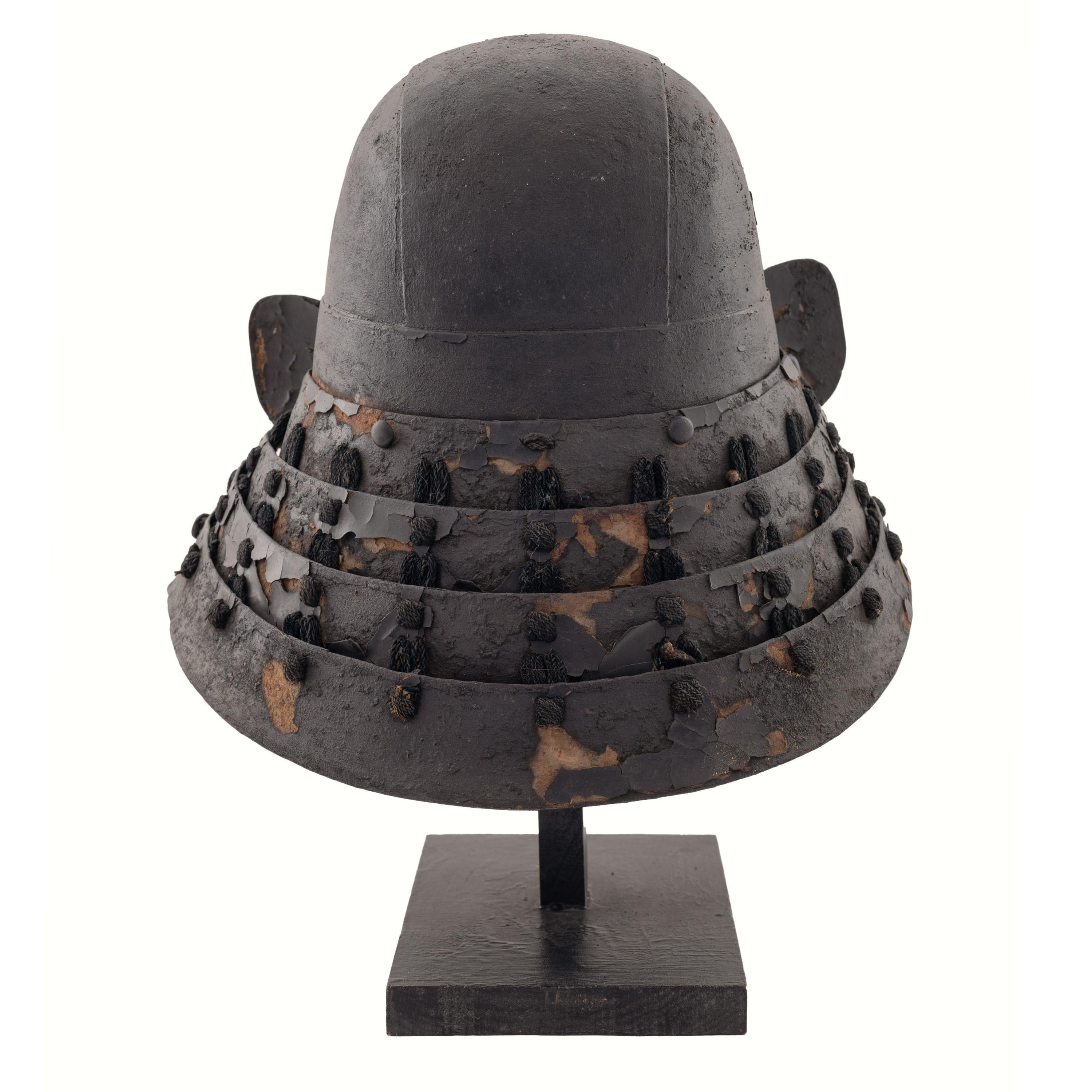 Edo-Period Japanese Hineno Kabuto with Contemporary Hanbo