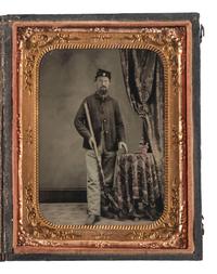 [CIVIL WAR]. Quarter plate tintype featuring a Union soldier with a civilian rifle.