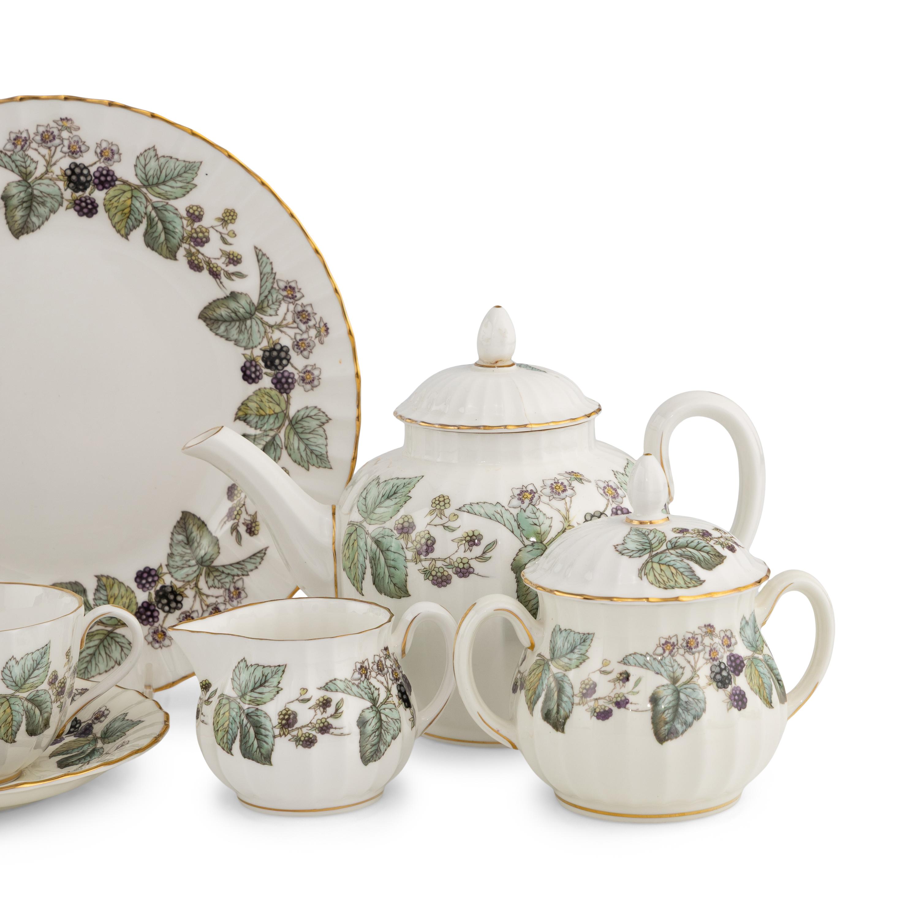 A Royal Worcester Lavinia Porcelain Dinner Service
