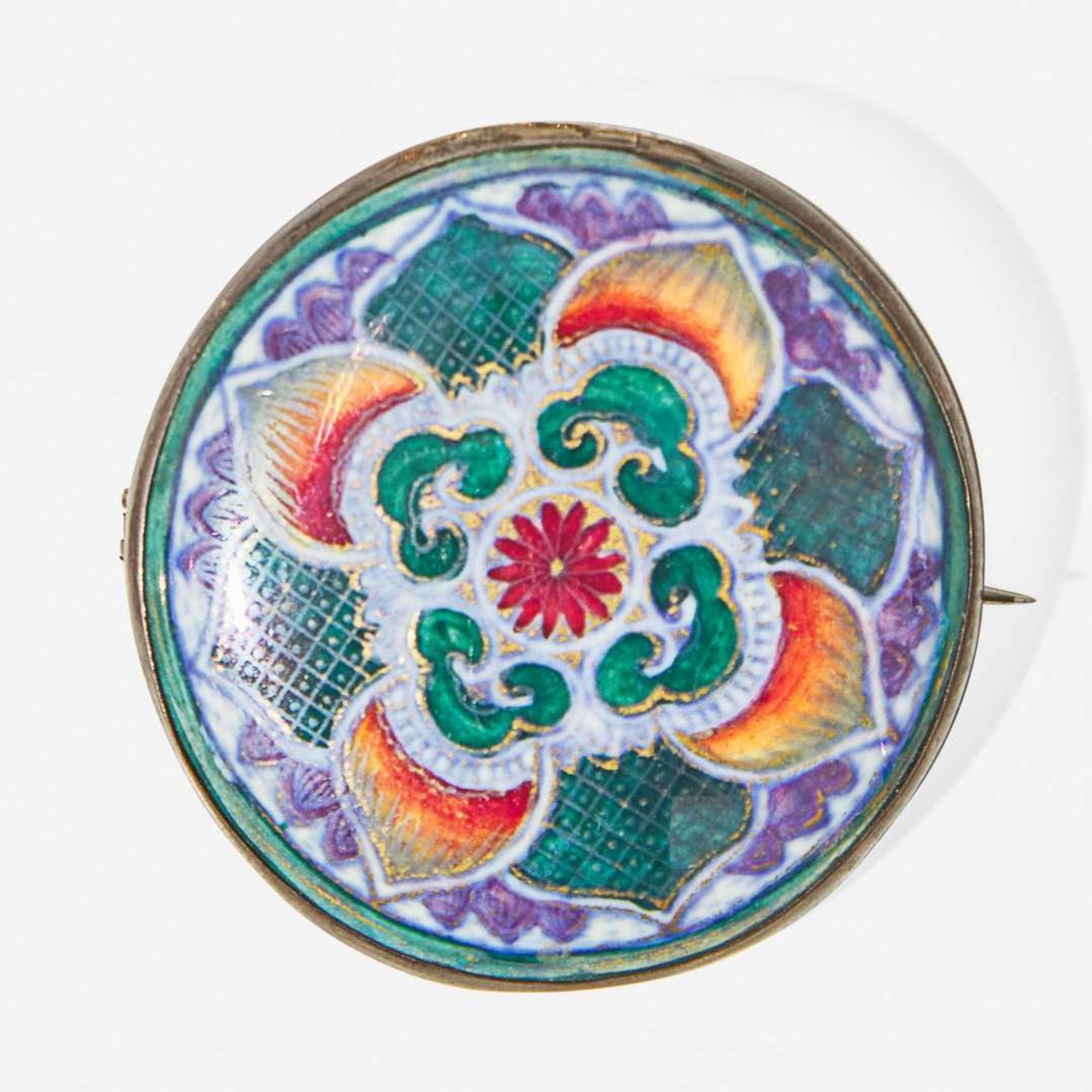 A Wedgwood Fairyland Lustre Bone China Brooch UK, circa 1920
