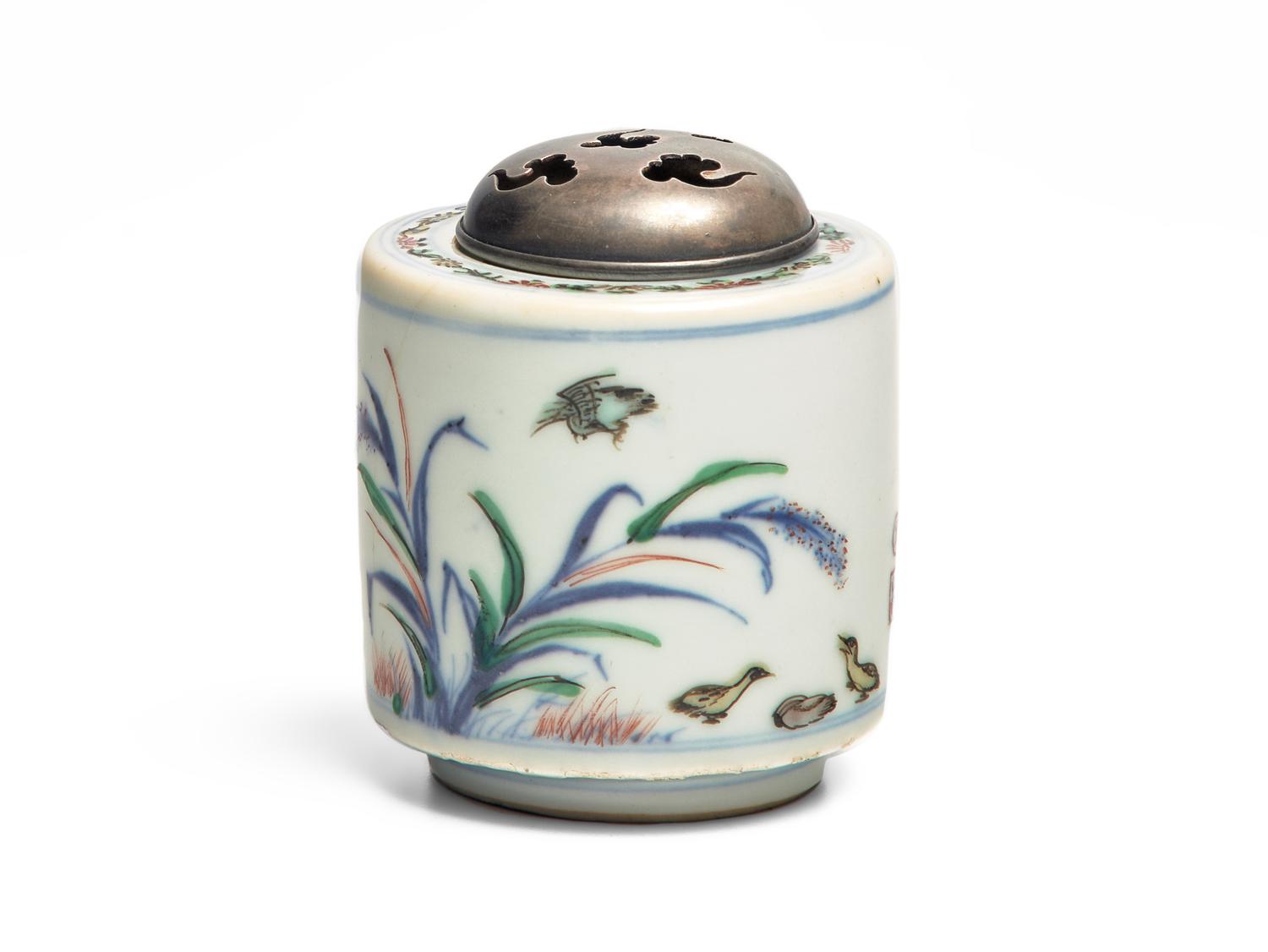 A Small Chinese Wucai Porcelain Incense Burner