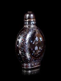 A Lac Burguaté Snuff Bottle