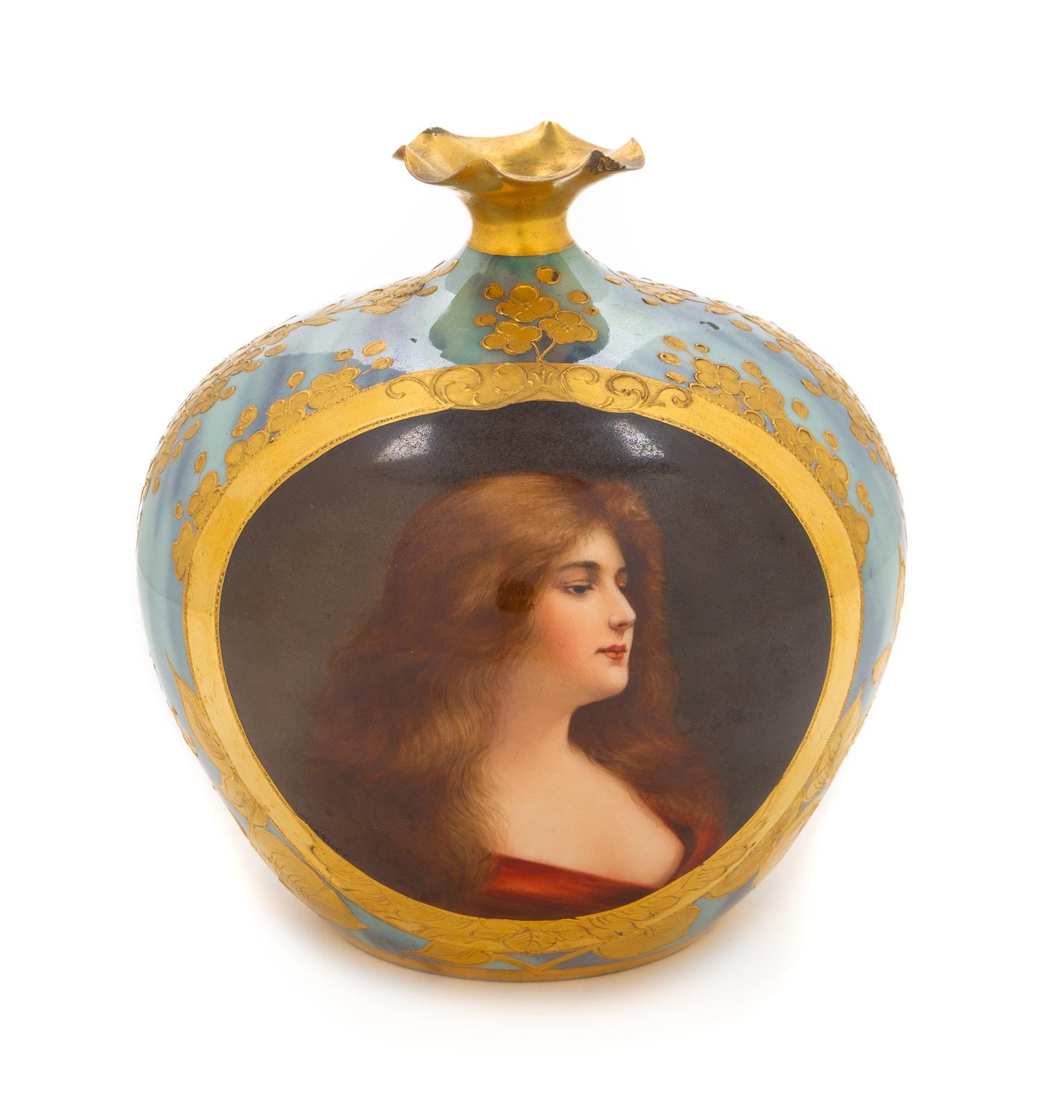 A Vienna Porcelain Vase Height 5 inches. — LATE 19TH/EARLY 20TH CENTURY