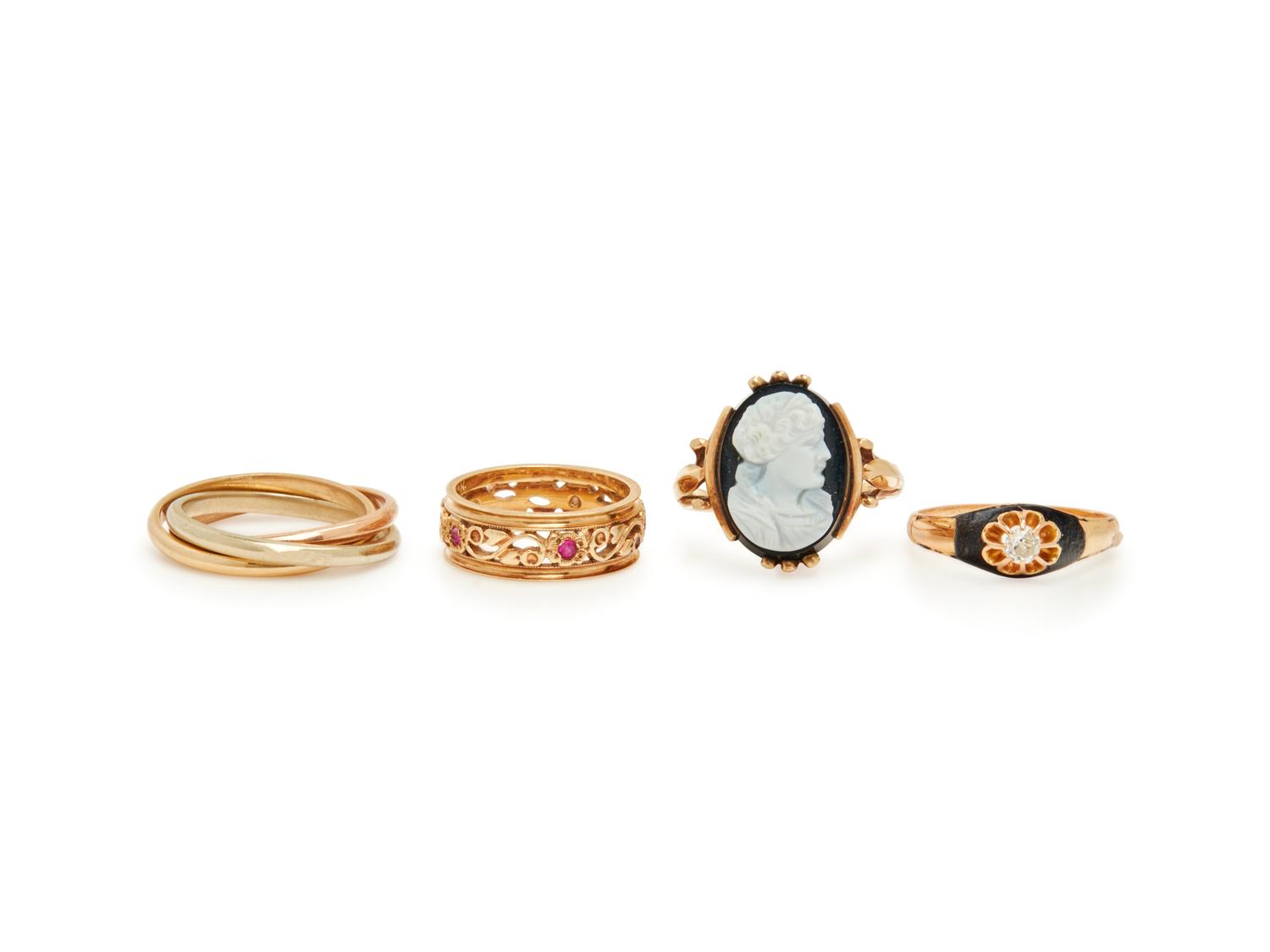 COLLECTION OF GOLD RINGS