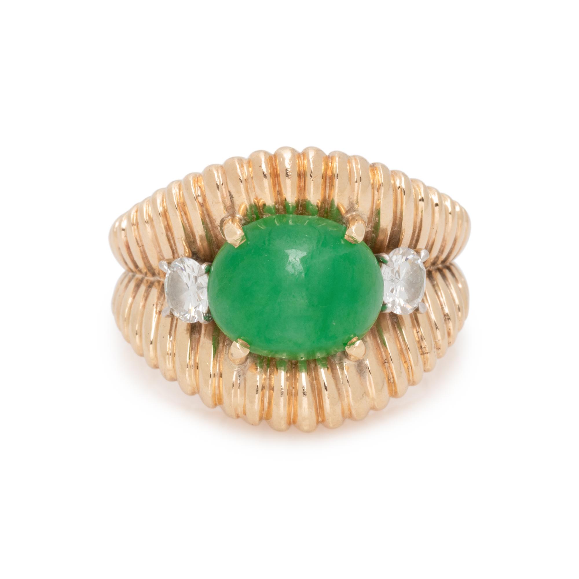 YELLOW GOLD, JADE AND DIAMOND RING