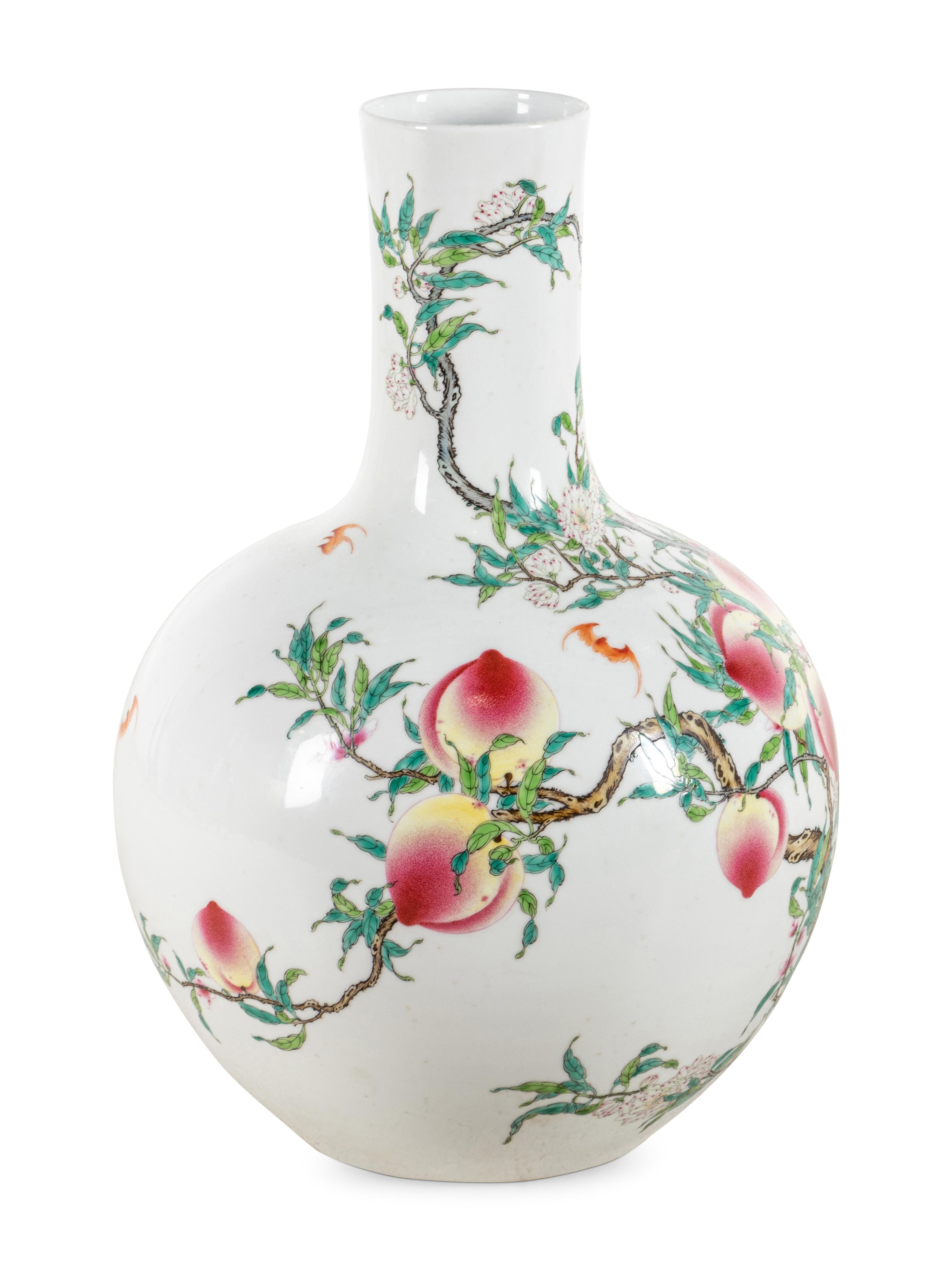 A Chinese Famille Rose Porcelain Globular Vase, Tianqiuping