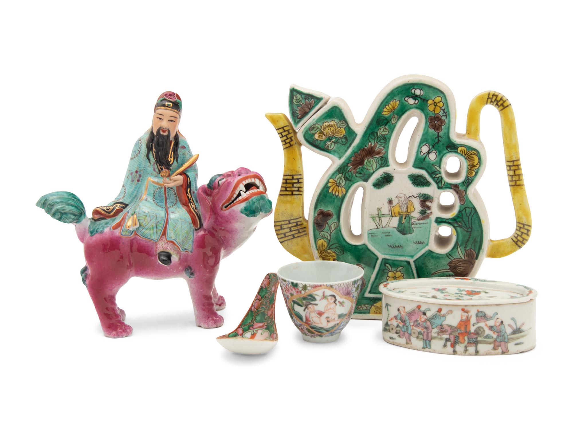 Five Chinese Famille Rose Porcelain Articles