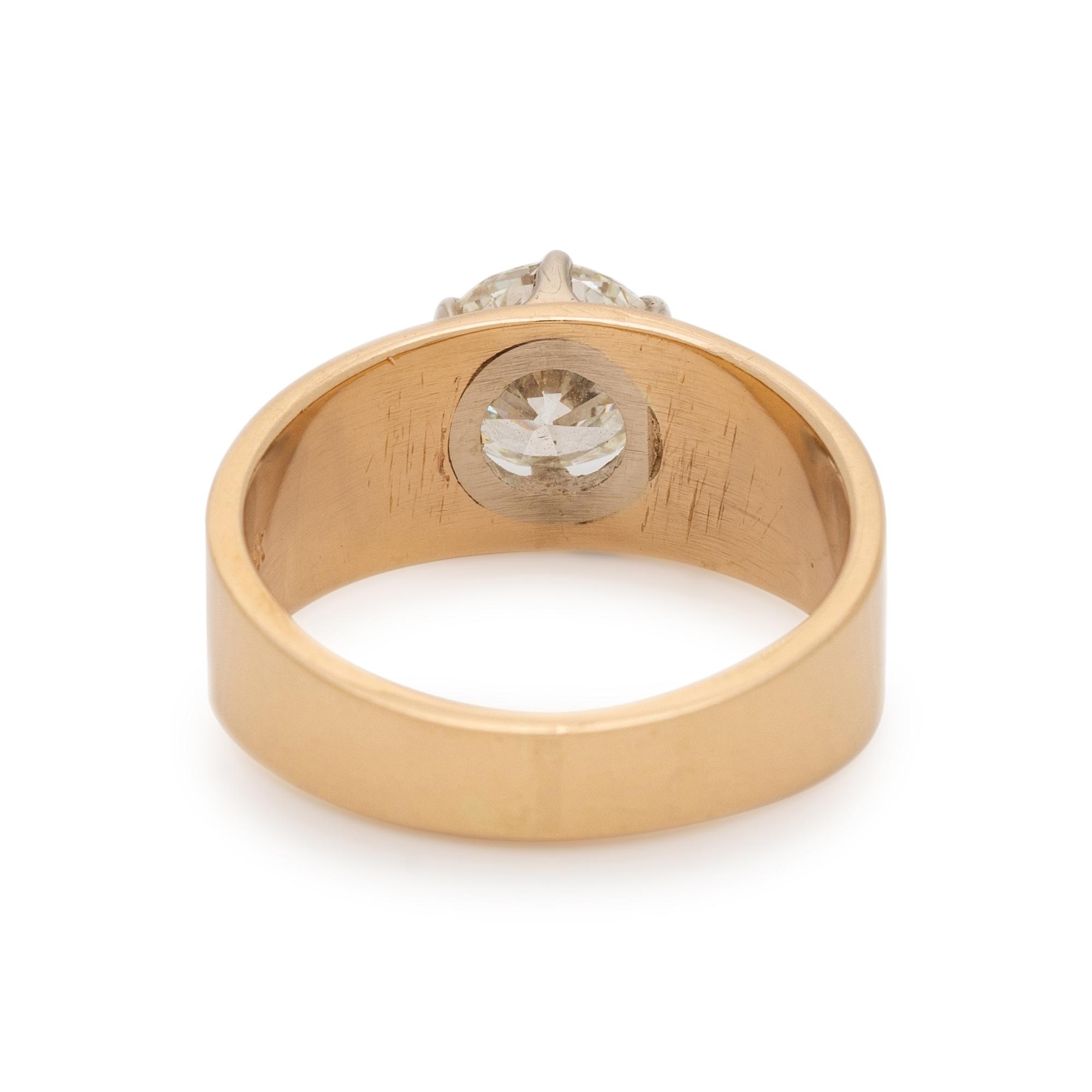YELLOW GOLD AND DIAMOND RING
