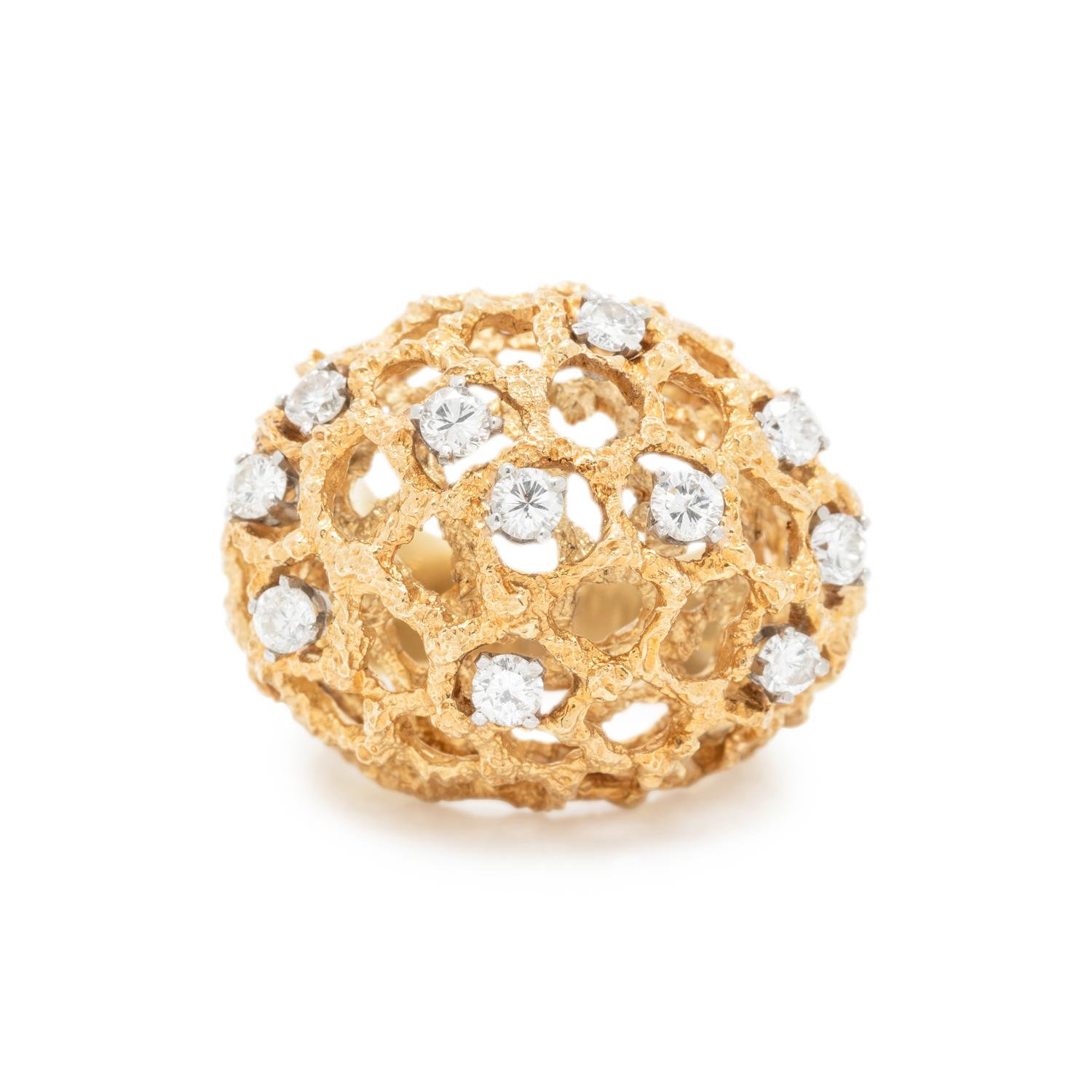 YELLOW GOLD AND DIAMOND BOMBÉ RING