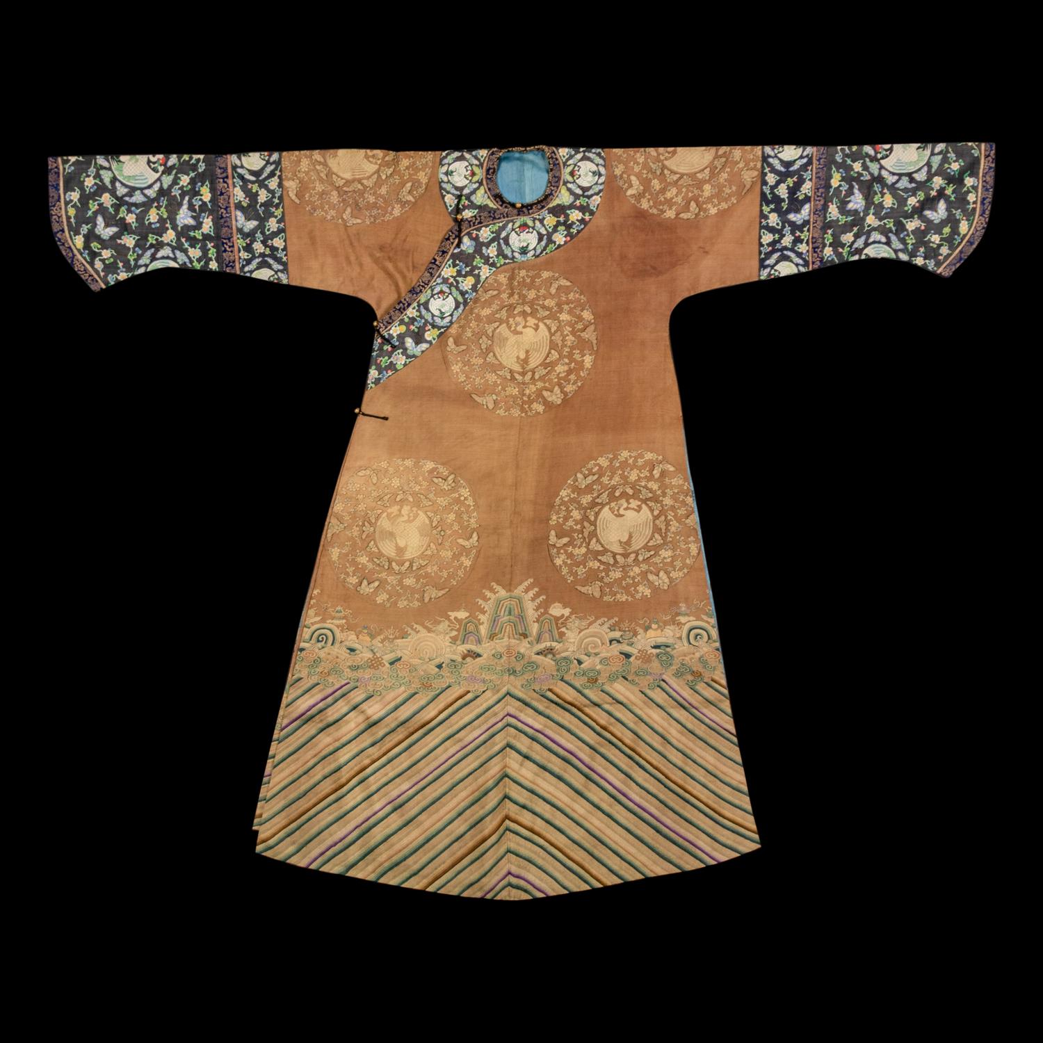A Chinese Light Brown Ground Kesi Silk Lady's Informal Robe, Changfu, 19th Century 清晚期 醬地緙絲團鳳紋女常服