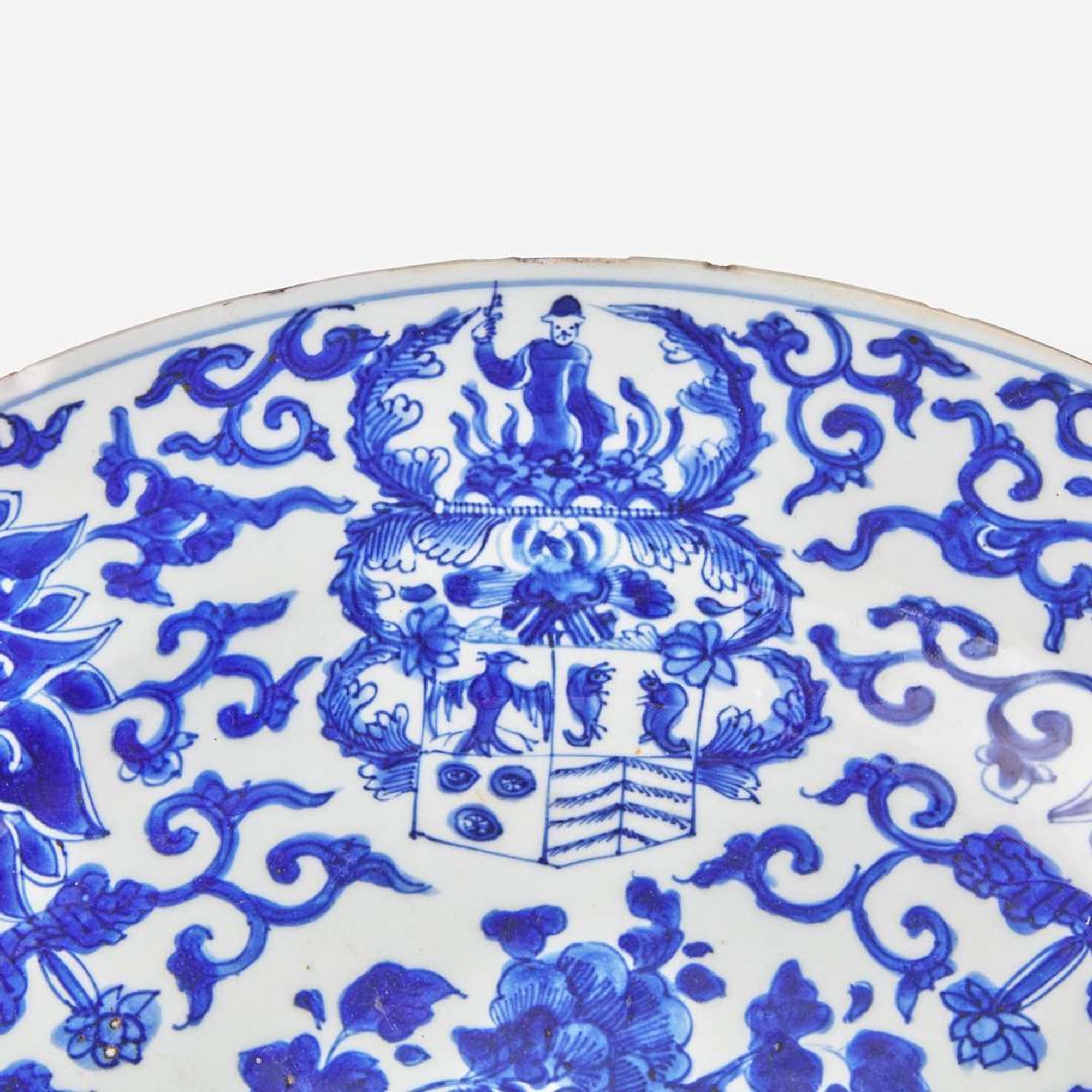 Two Chinese export porcelain blue and white chargers 外銷青花瓷盤兩隻 Kangxi period ? ??
