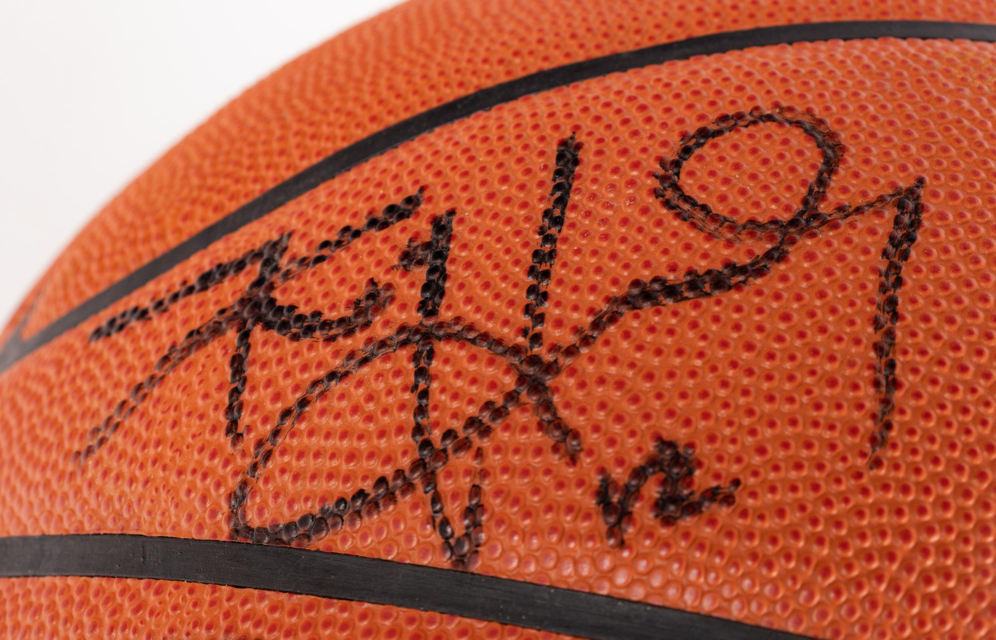 A 2003-04 Chicago Bulls Team Signed Autograph Basketball (Scottie Pippen's Last Season)