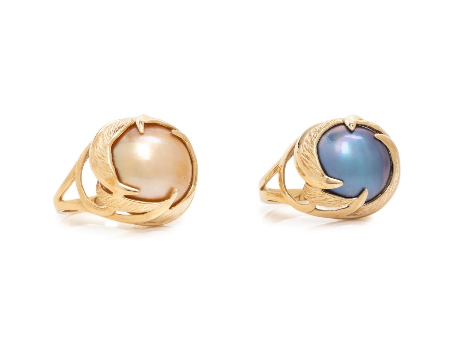 PAIR OF YELLOW GOLD AND DYED CULTURED MABE PEARL RINGS