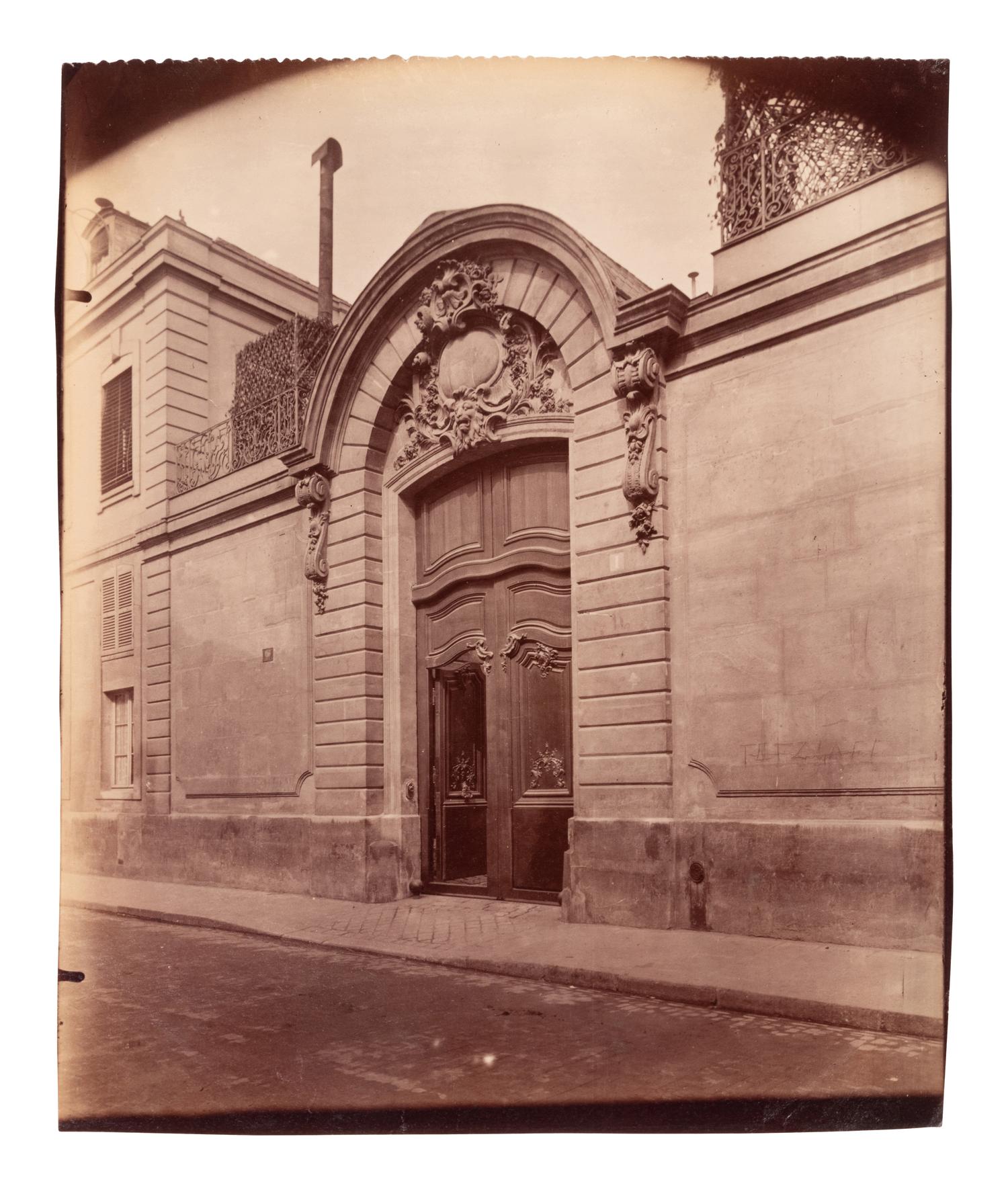 A group of three photographs ( Hôtel de la Comtess de Verrue, rue du Regard , 1899; Hôtel de Gouffier, rue de Varenne 56 , 1899-1900; Hôtel d'Argouges, rue Seguier 16 , 1900)
