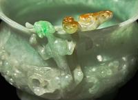 A Chinese carved jadeite archaistic censer 翡翠香爐