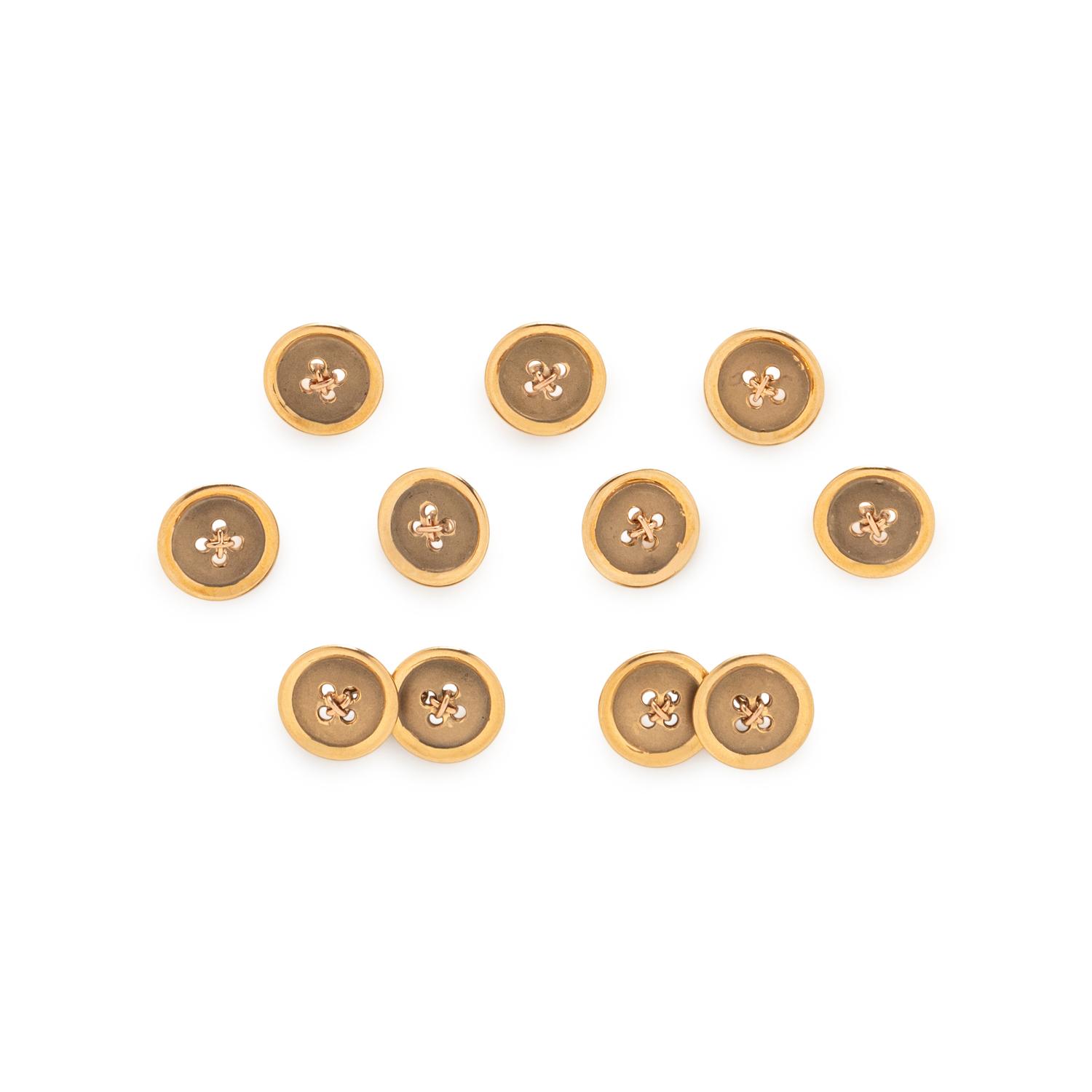 YELLOW GOLD CUFFLINKS AND SET OF BUTTONS